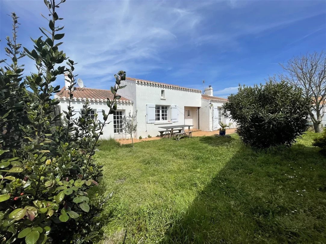 AU CALME ET A DEUX PAS DU PORT DE MORIN ET DE LA PLAGE