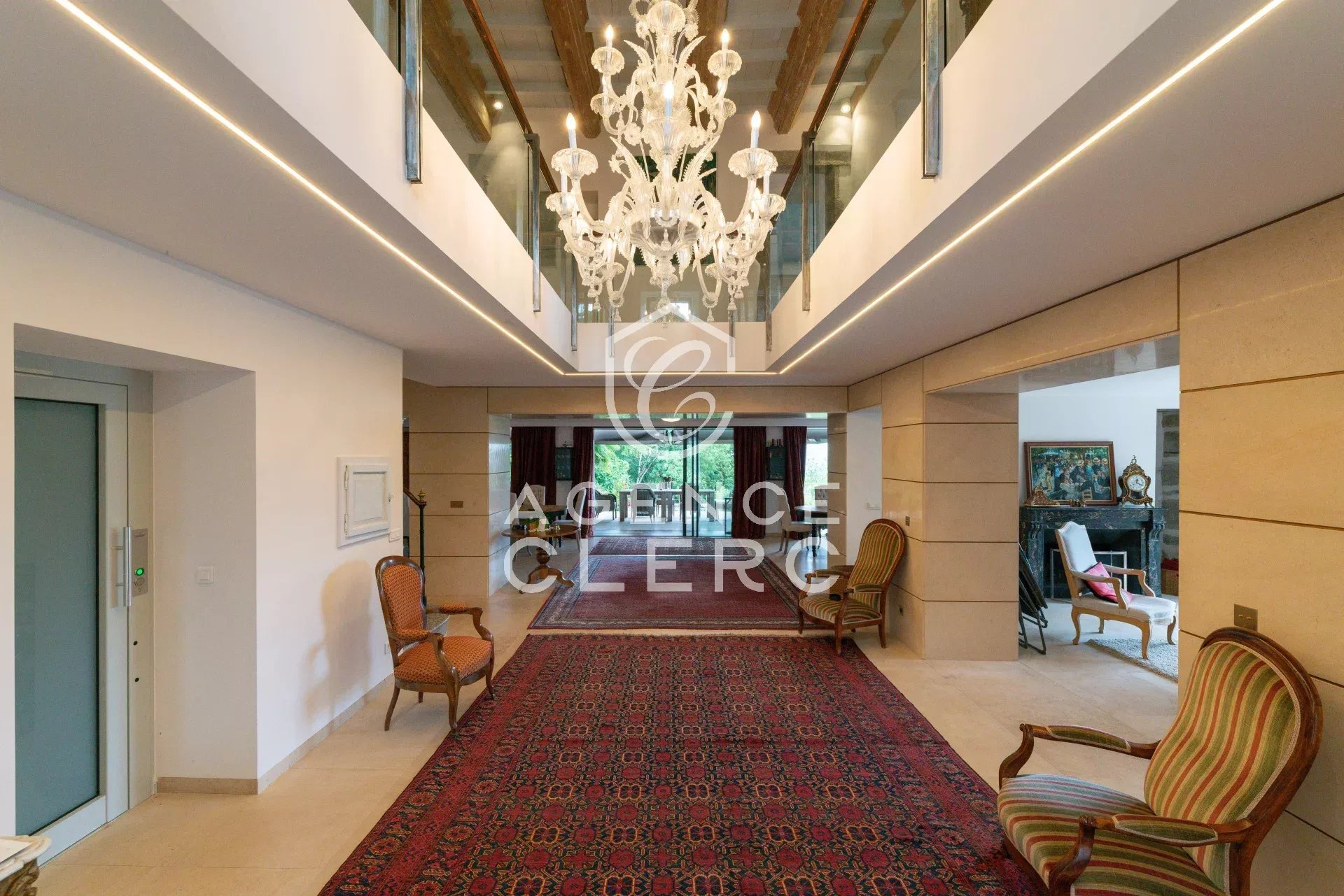 8 Bedroom Villa/Townhouse's Image 18