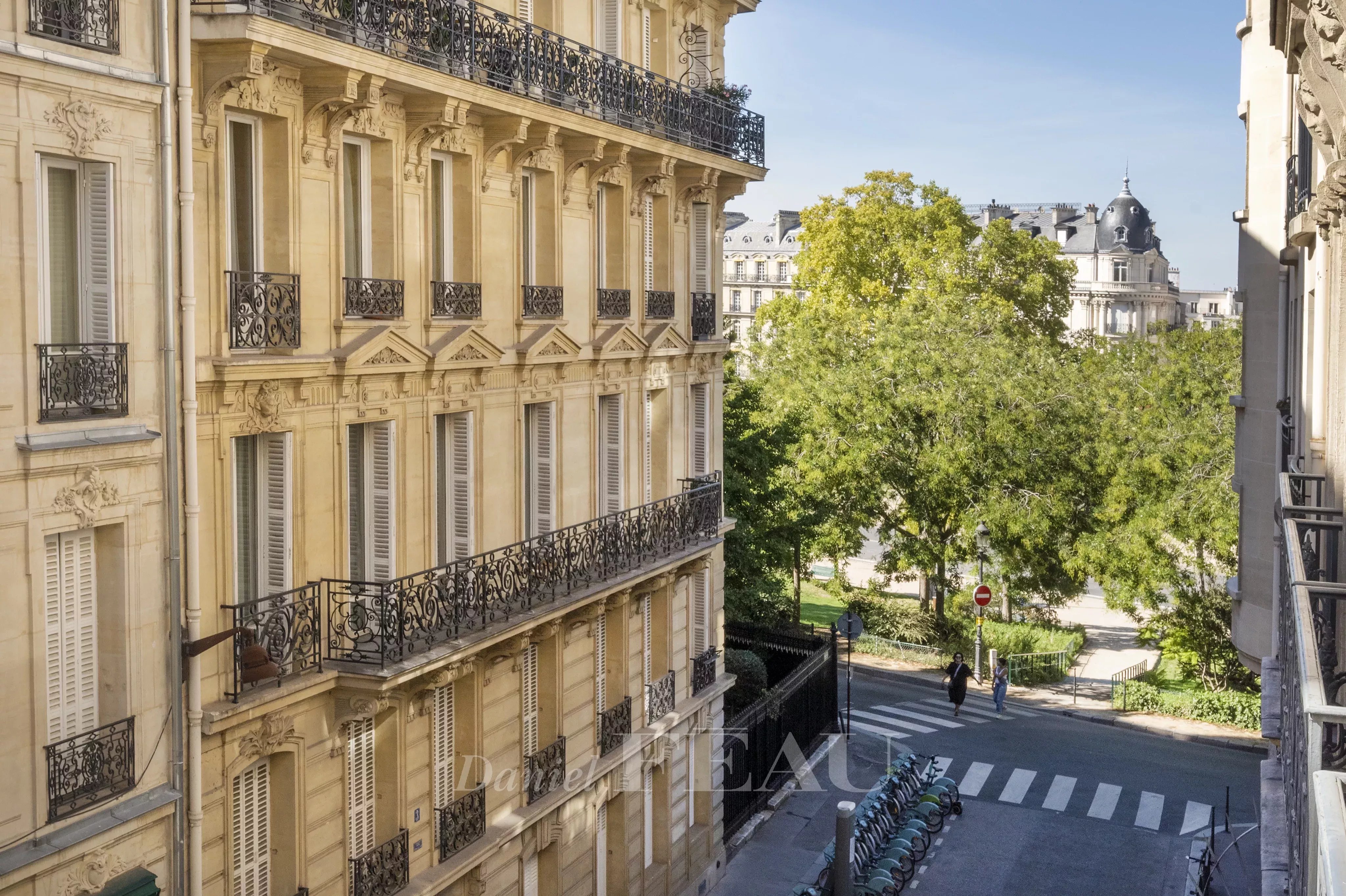 Sale Apartment Paris 16th