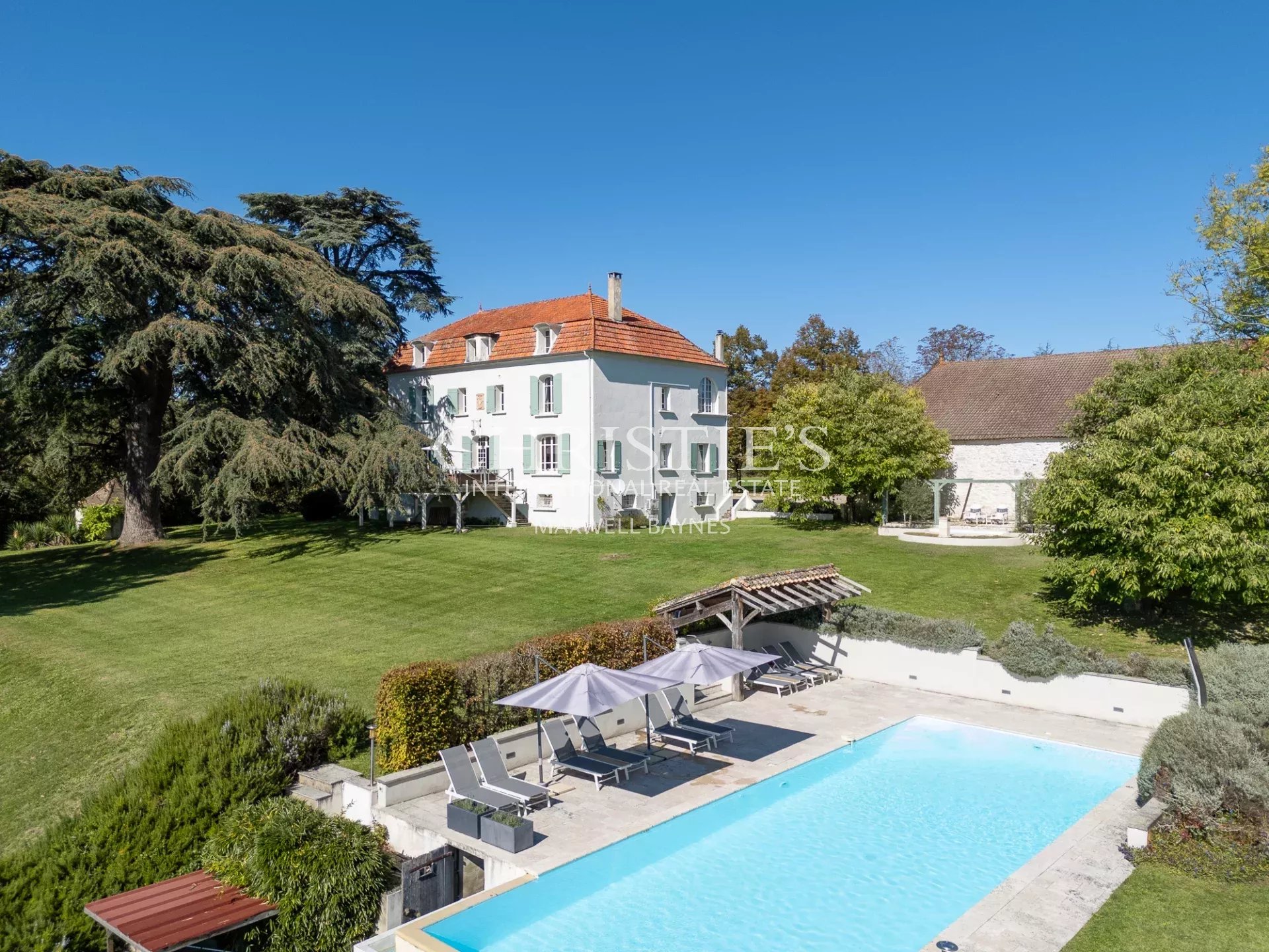 7 Bedroom Villa/Townhouse's Image 6