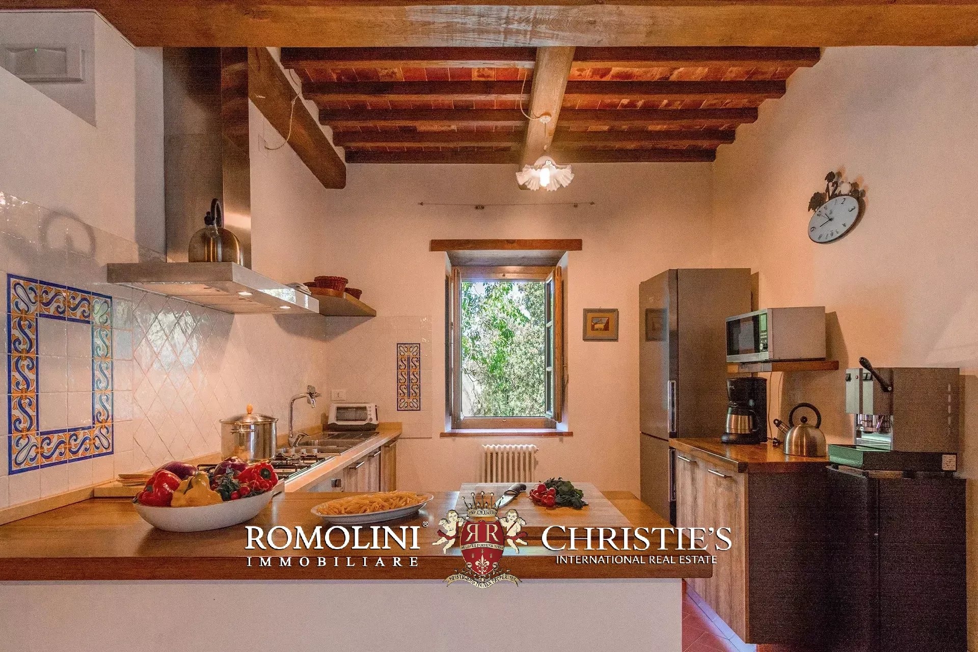 8 Bedroom Villa/Townhouse's Image 38