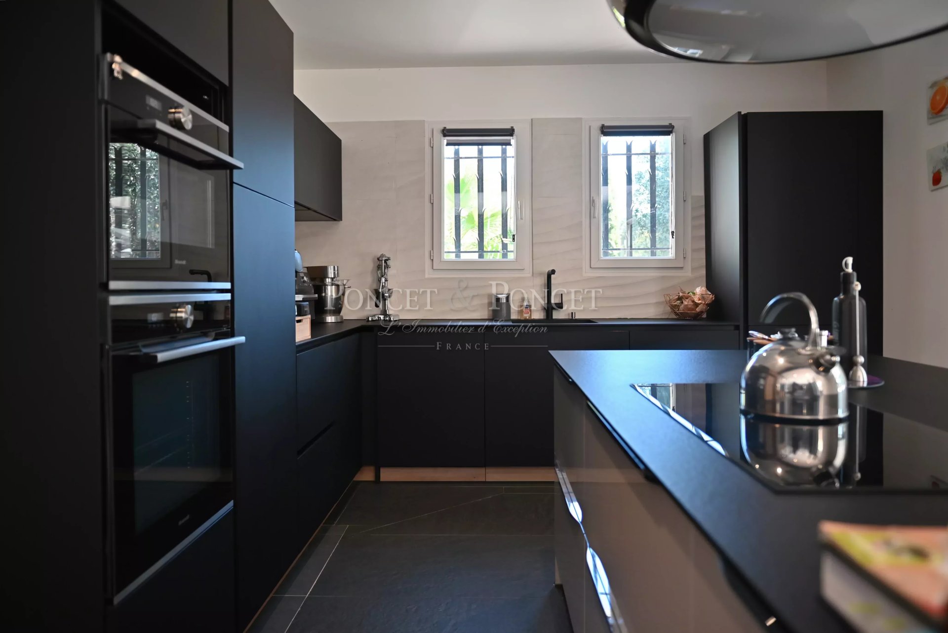 5 Bedroom Villa/Townhouse's Image 6