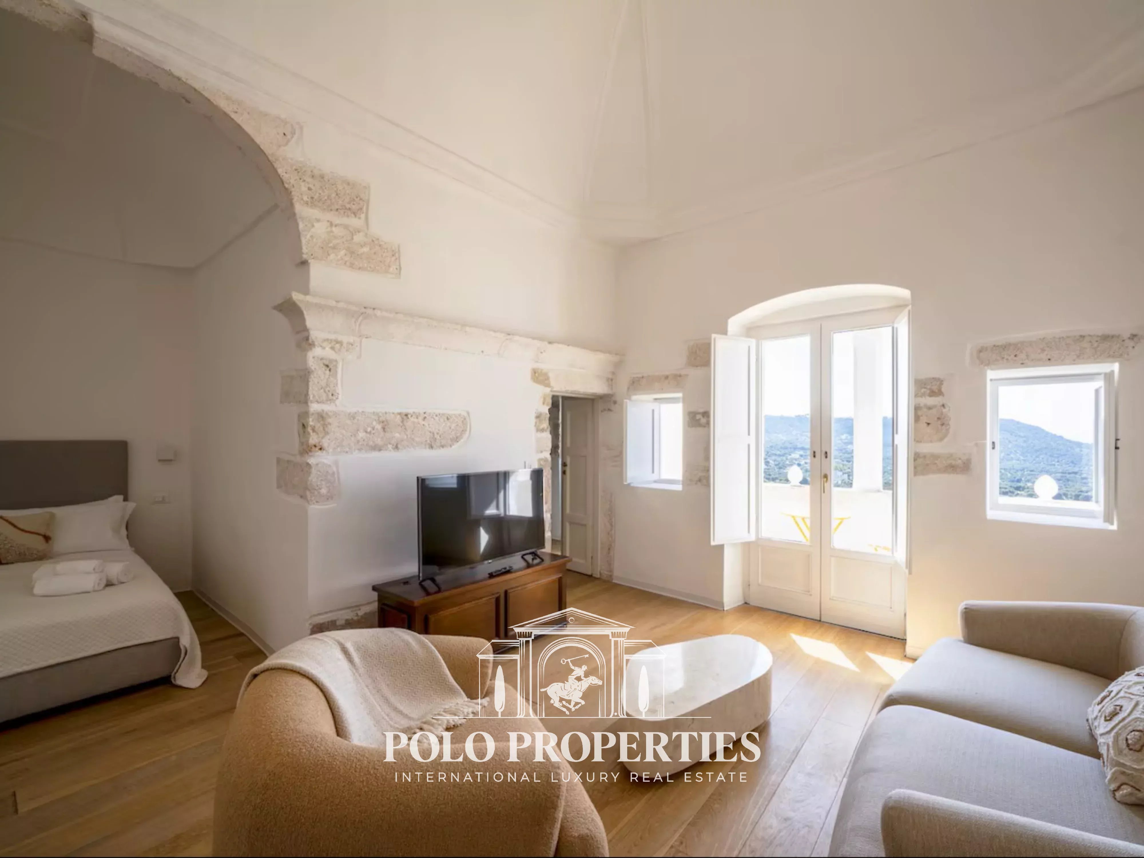 PRESTIGIOUS RESIDENCE WITH PANORAMIC TERRACE IN THE HEART OF OSTUNI’S HISTORIC CENTER