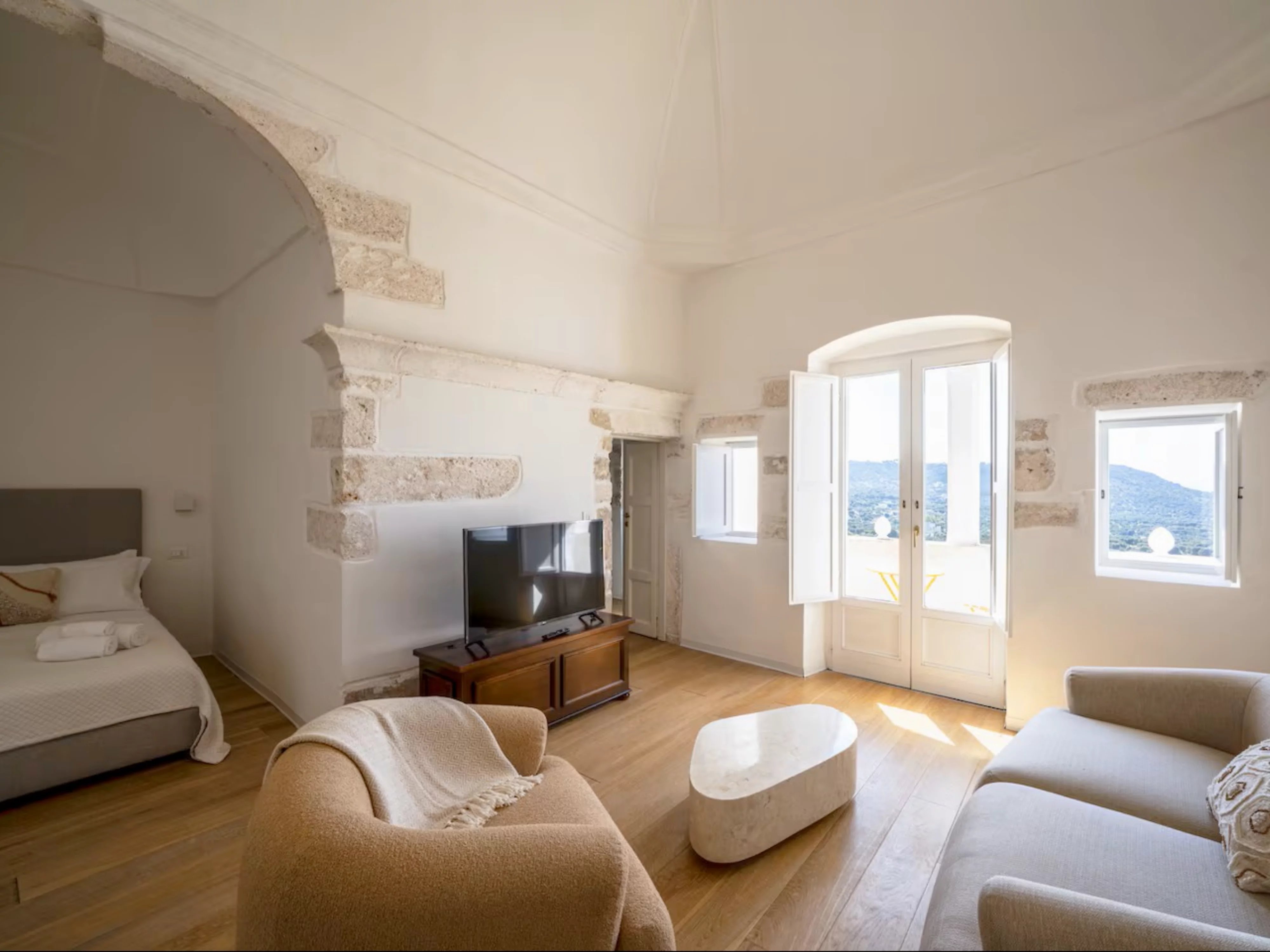 PRESTIGIOUS RESIDENCE WITH PANORAMIC TERRACE IN THE HEART OF OSTUNI’S HISTORIC CENTER