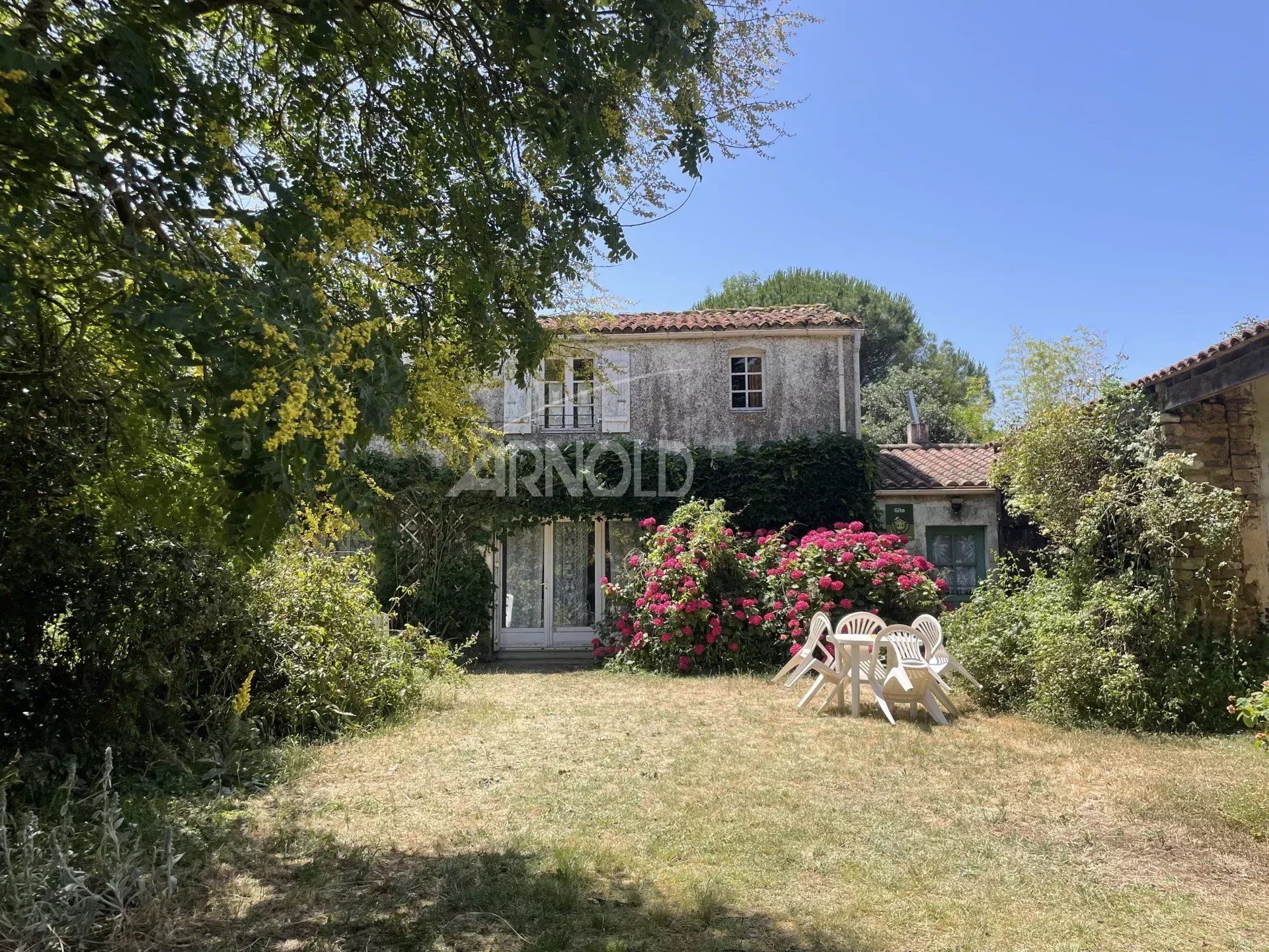Maison de 1850 plein bourg
