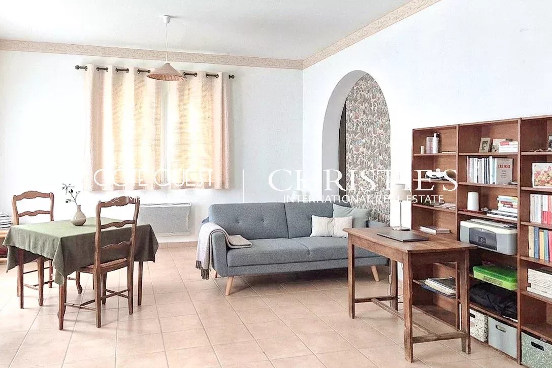4 Bedroom Villa/Townhouse's Image 3