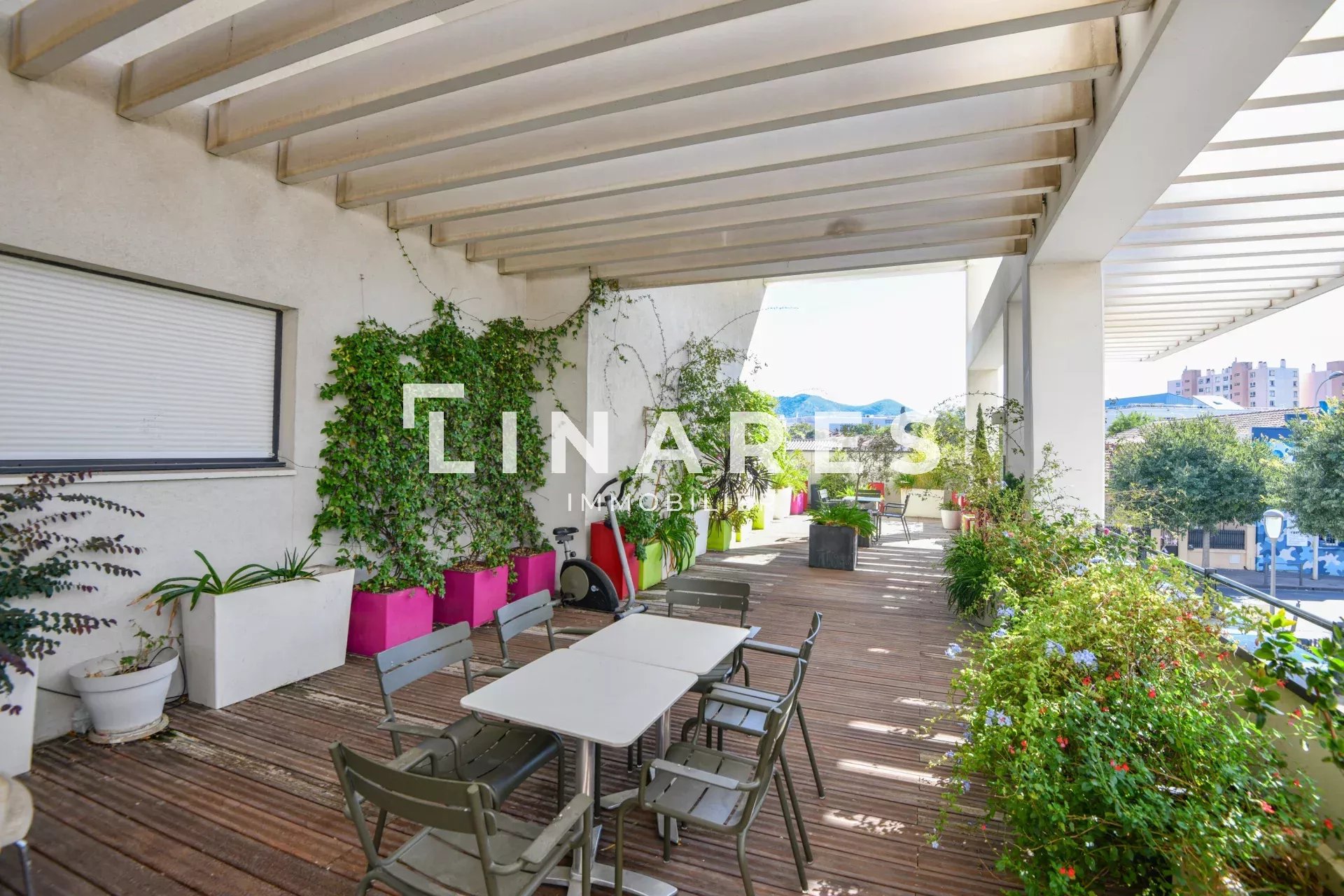 LES SENIORIALES - Appartement T2 de 45m² - Terrasse 17m² - 13010 Pont de Vivaux