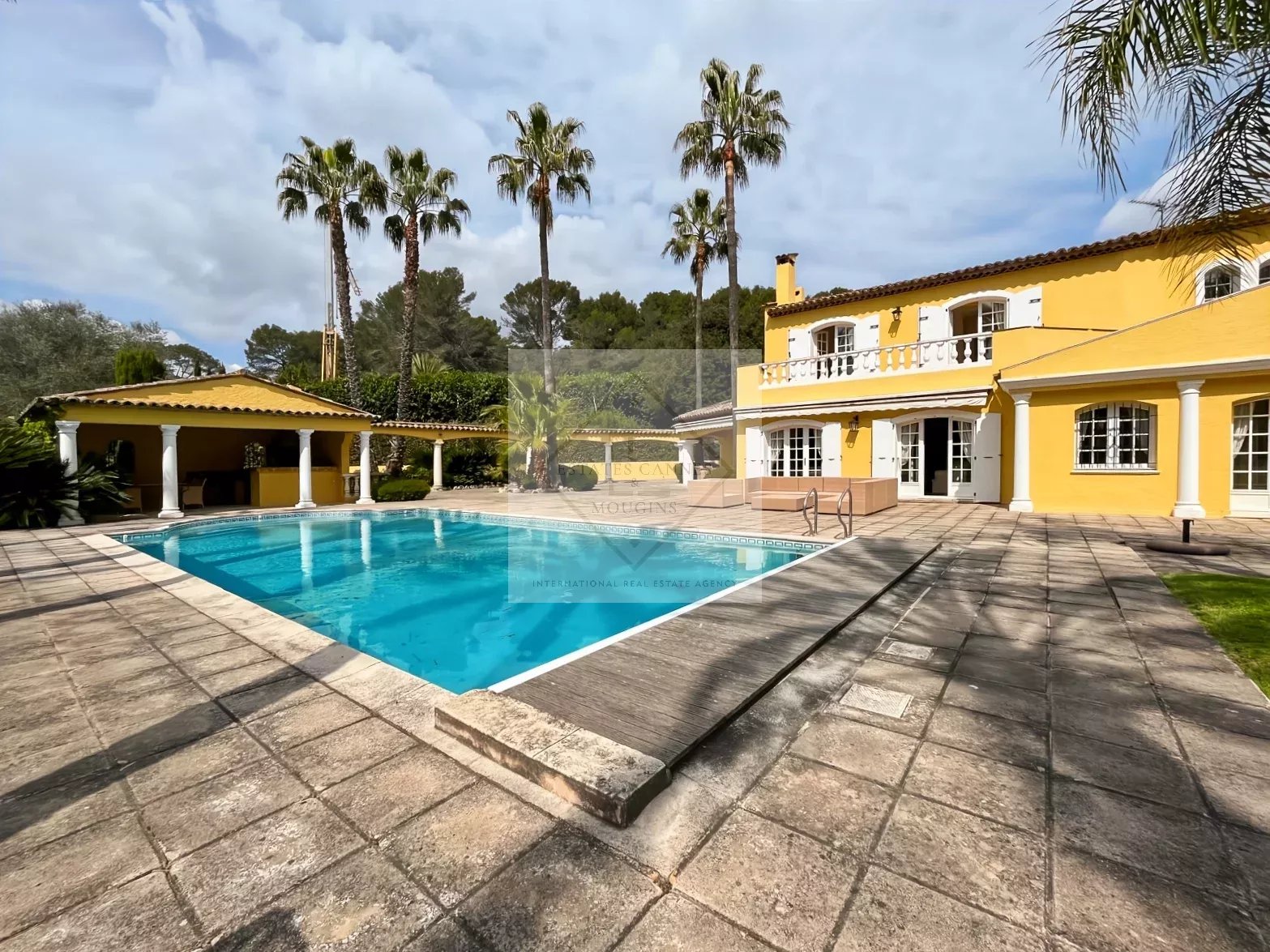 MOUGINS — VILLA D’EXCEPTION À LOUER À L’ANNÉE — photo 5