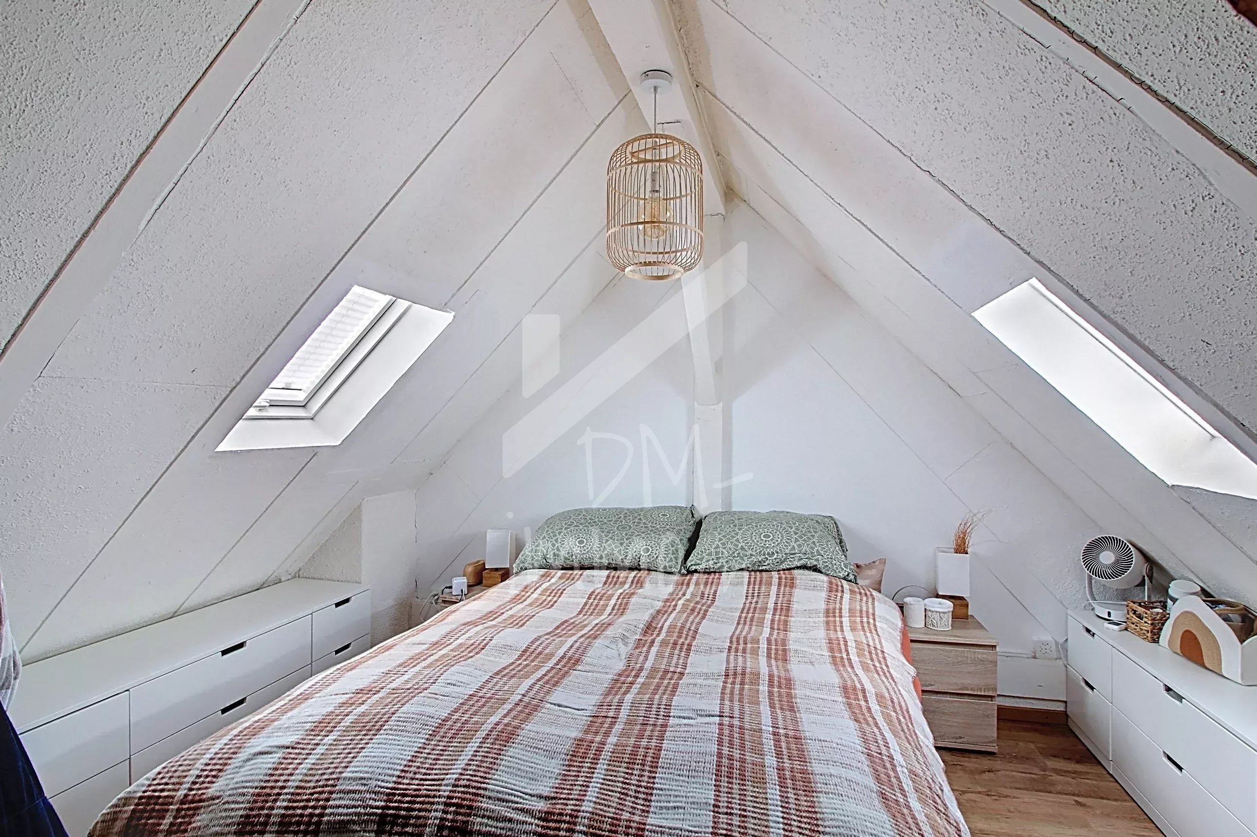 Choëx : une maison (triplex et studio) et un chalet (2.5p)