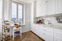 Fifth-floor Bourgeois Apartment For Sale in Cannes — photo 6 of 7