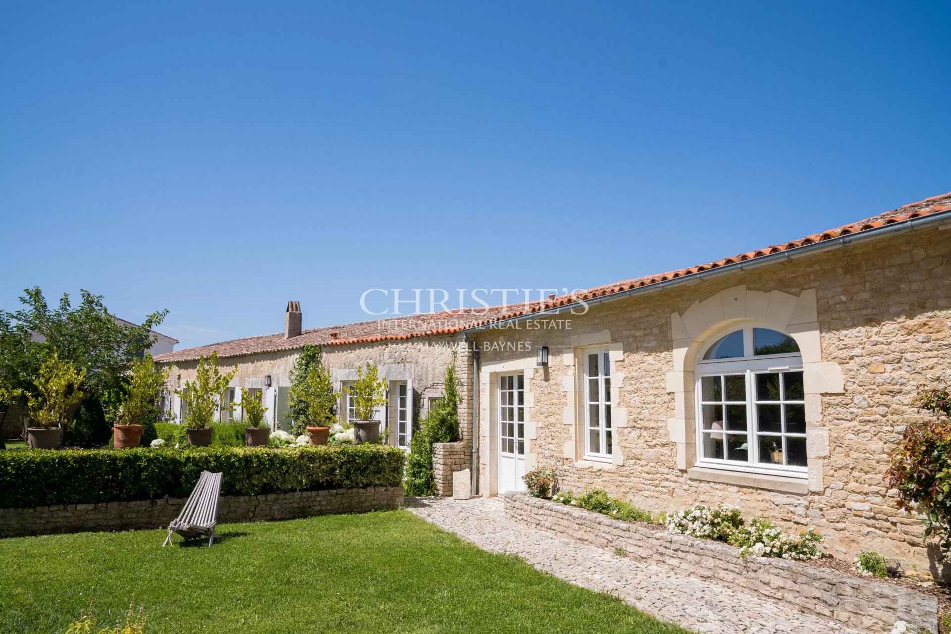 8 Bedroom Villa/Townhouse's Image 20