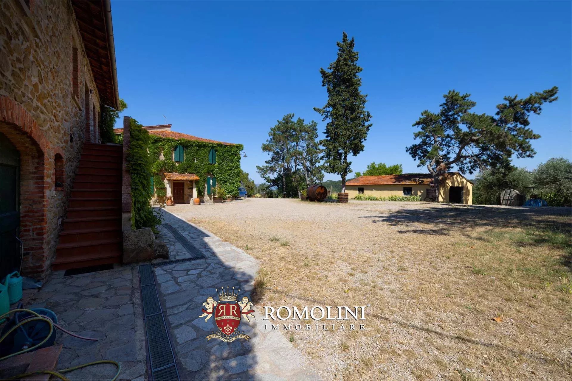 19 Bedroom Vineyard's Image 28