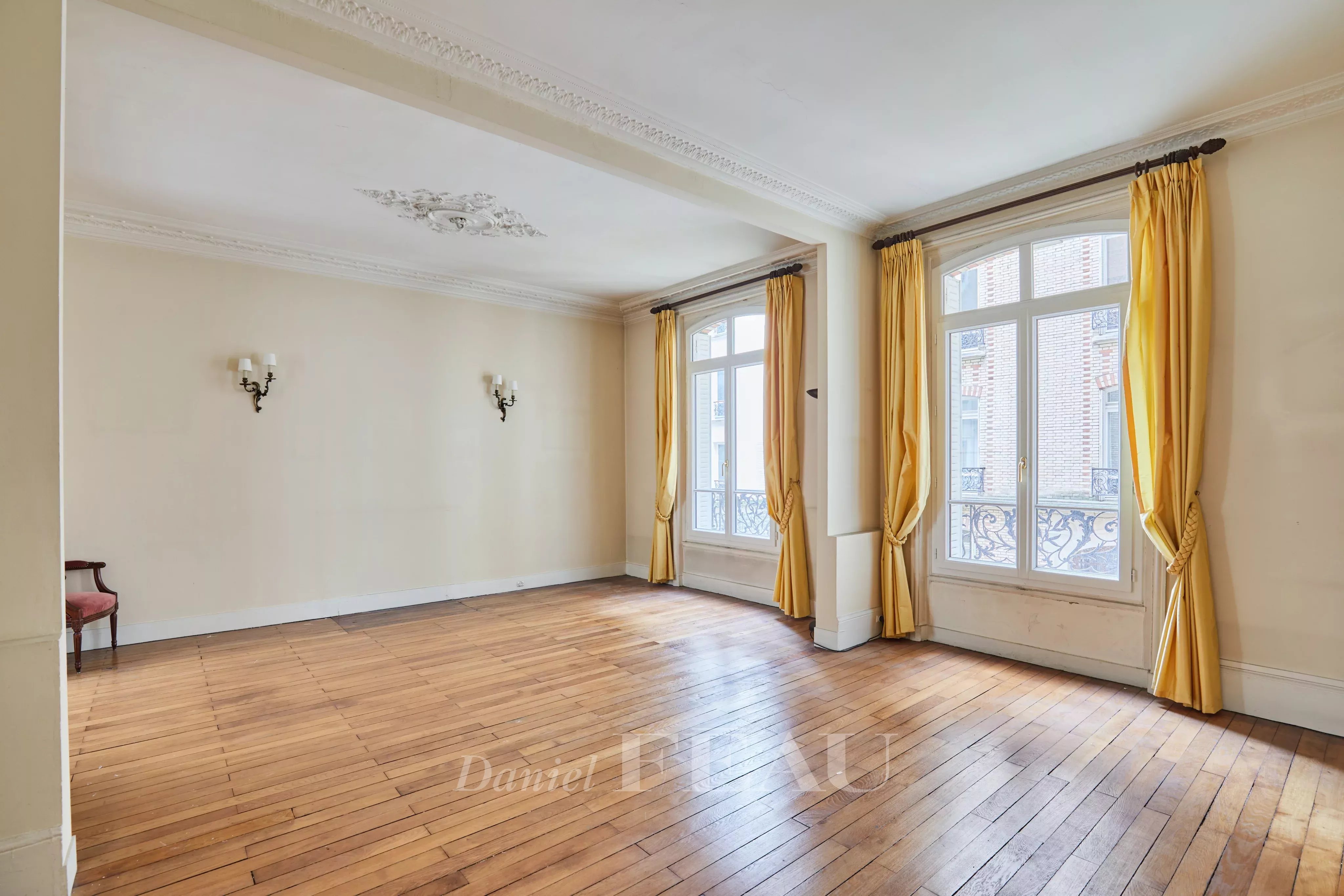 Sale Apartment Paris 7th