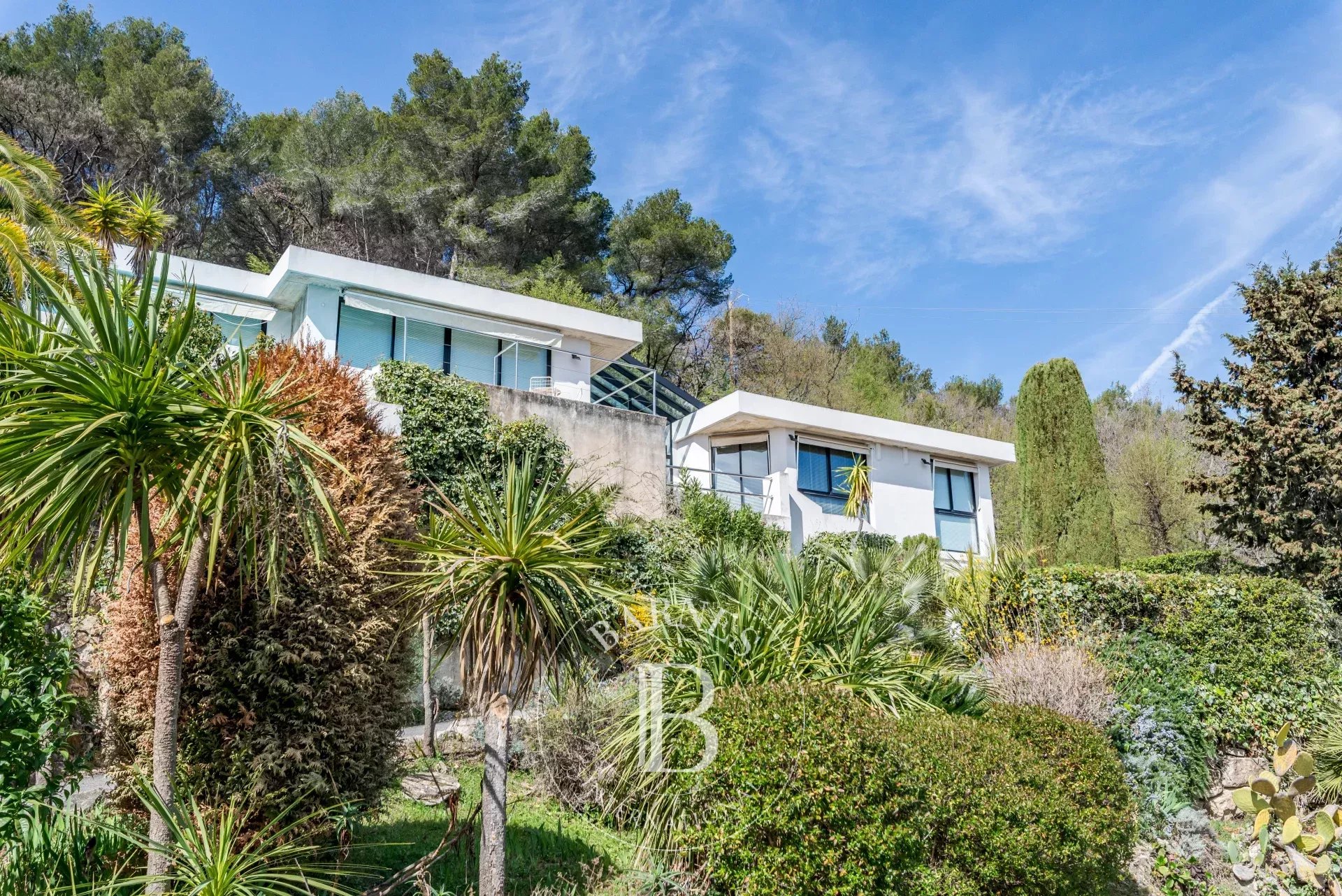 Modern - architect-designed with panoramic sea views stretching from Nice to Antibes