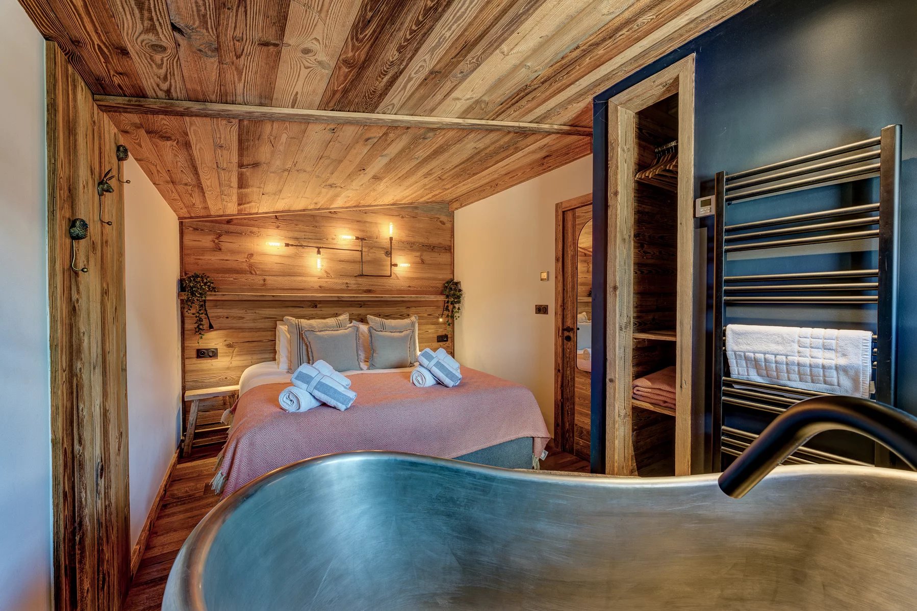 Photo of MORZINE - 4 bedroom chalet - excellent location