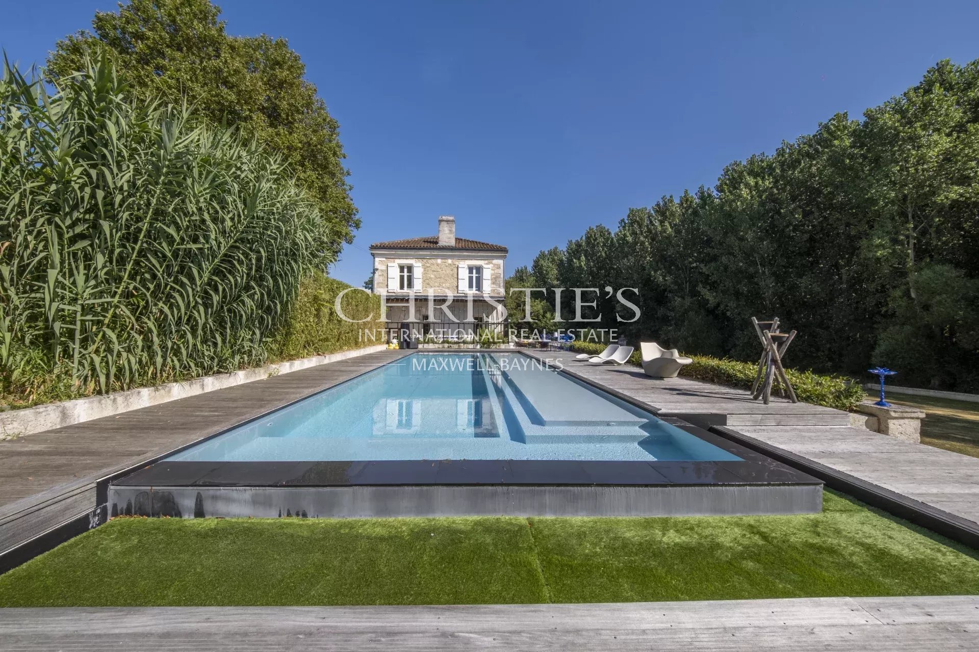 13 Bedroom Villa/Townhouse's Image 13