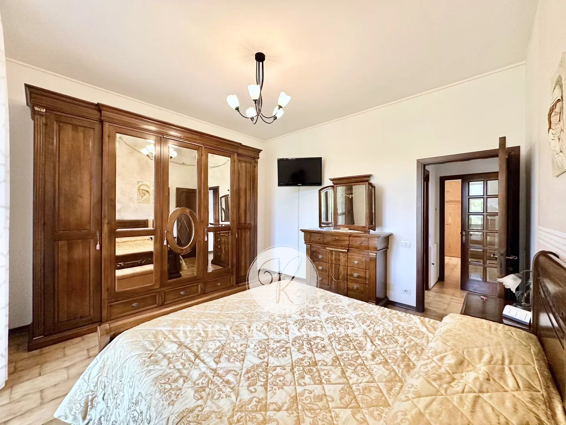 PORTO SANT'ELPIDIO, ZONA CRETAROLA | ARREDATO | NO CONDOMINIO | 2 CAMERE MATRIMONIALI | 2 BALCONI | MANSARDA | POSTO AUTO ESCLUSIVO | CORTE ESCLUSIVA | ZONA RESIDENZIALE RISERVATA E BEN SERVITA |