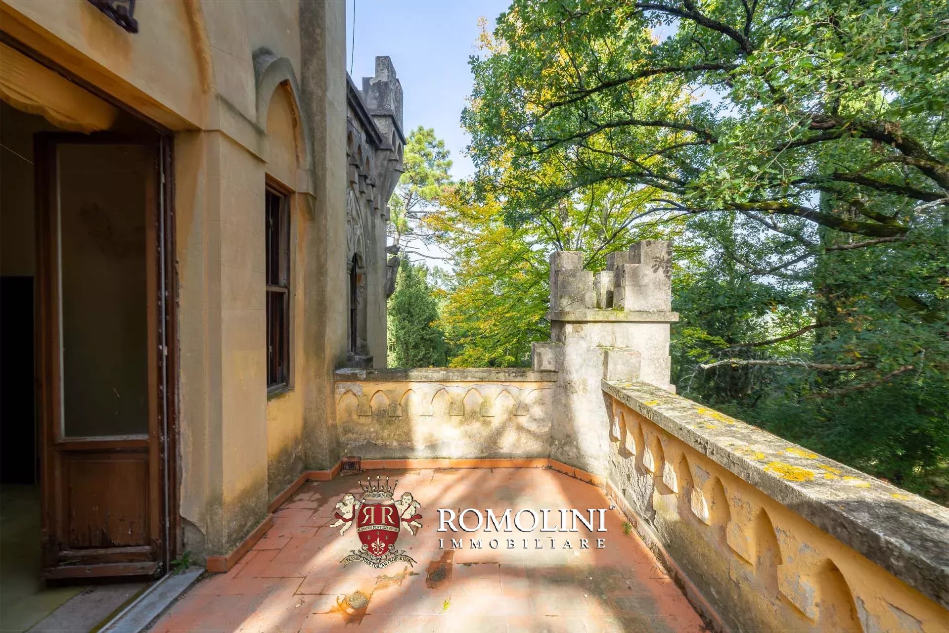 6 Bedroom Chateau's Image 37