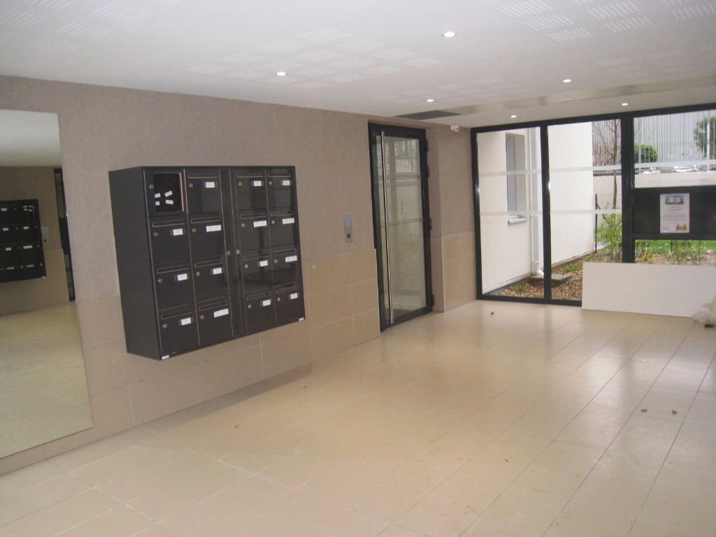 480895 Location Lyon 9ème