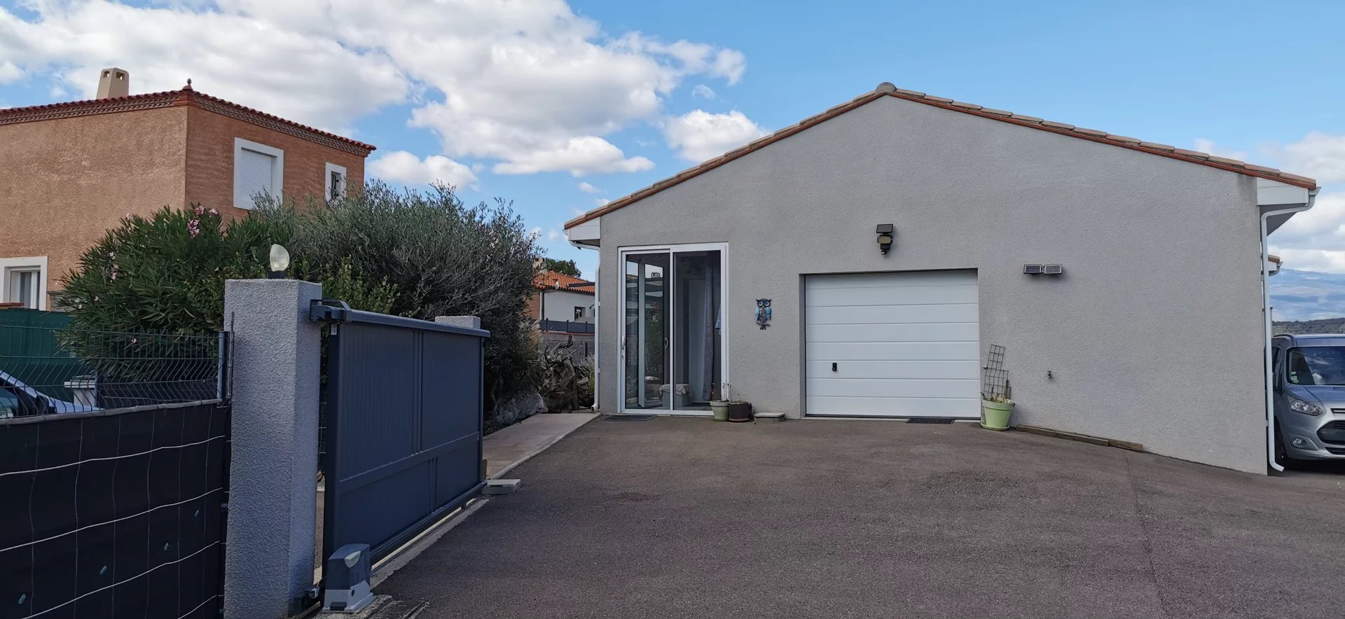 Villa Plain PIed T4 piscine sur 1100 m2 de terrain  + studio