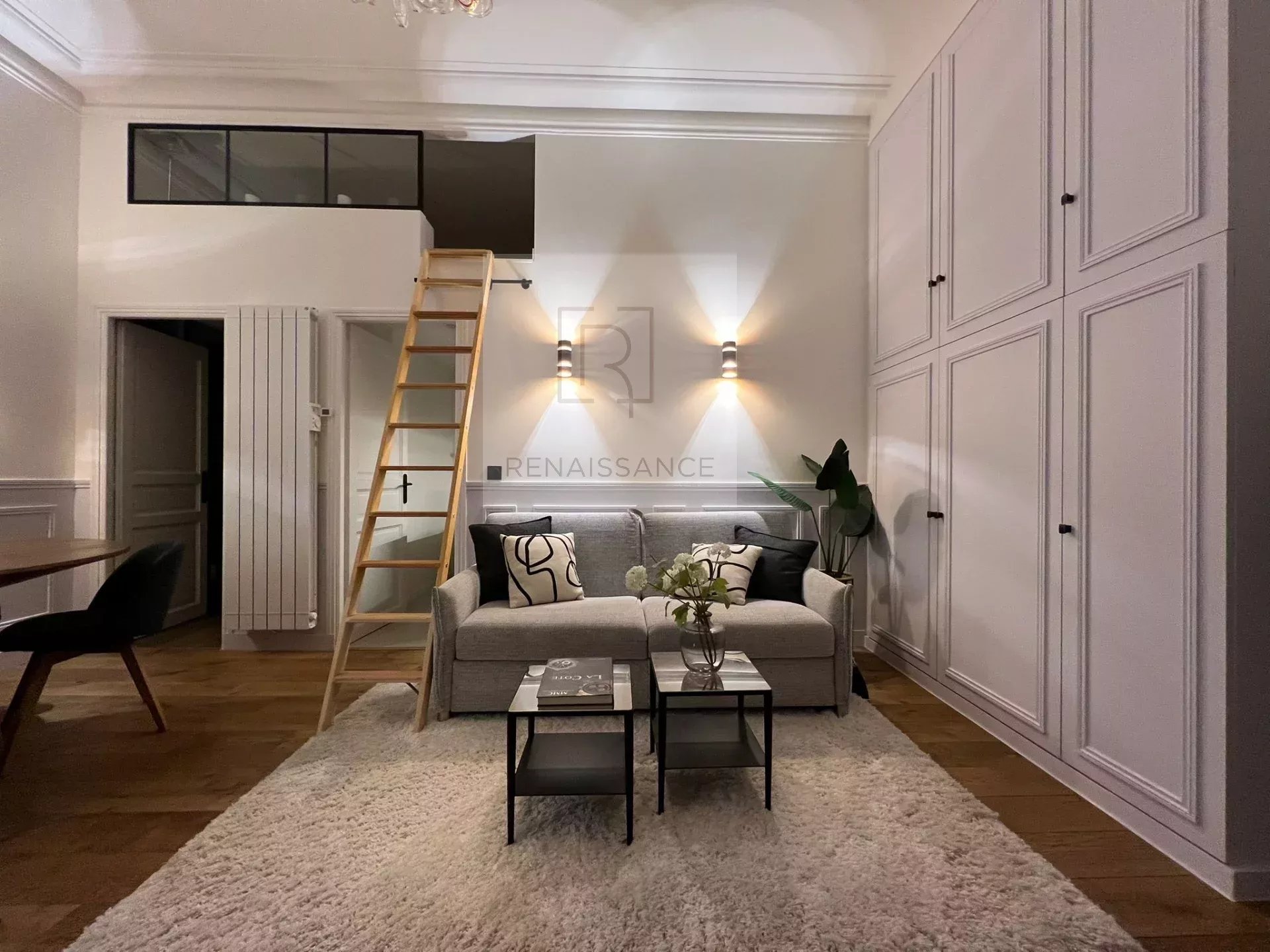 Triangle d'Or Rare Studio 75008