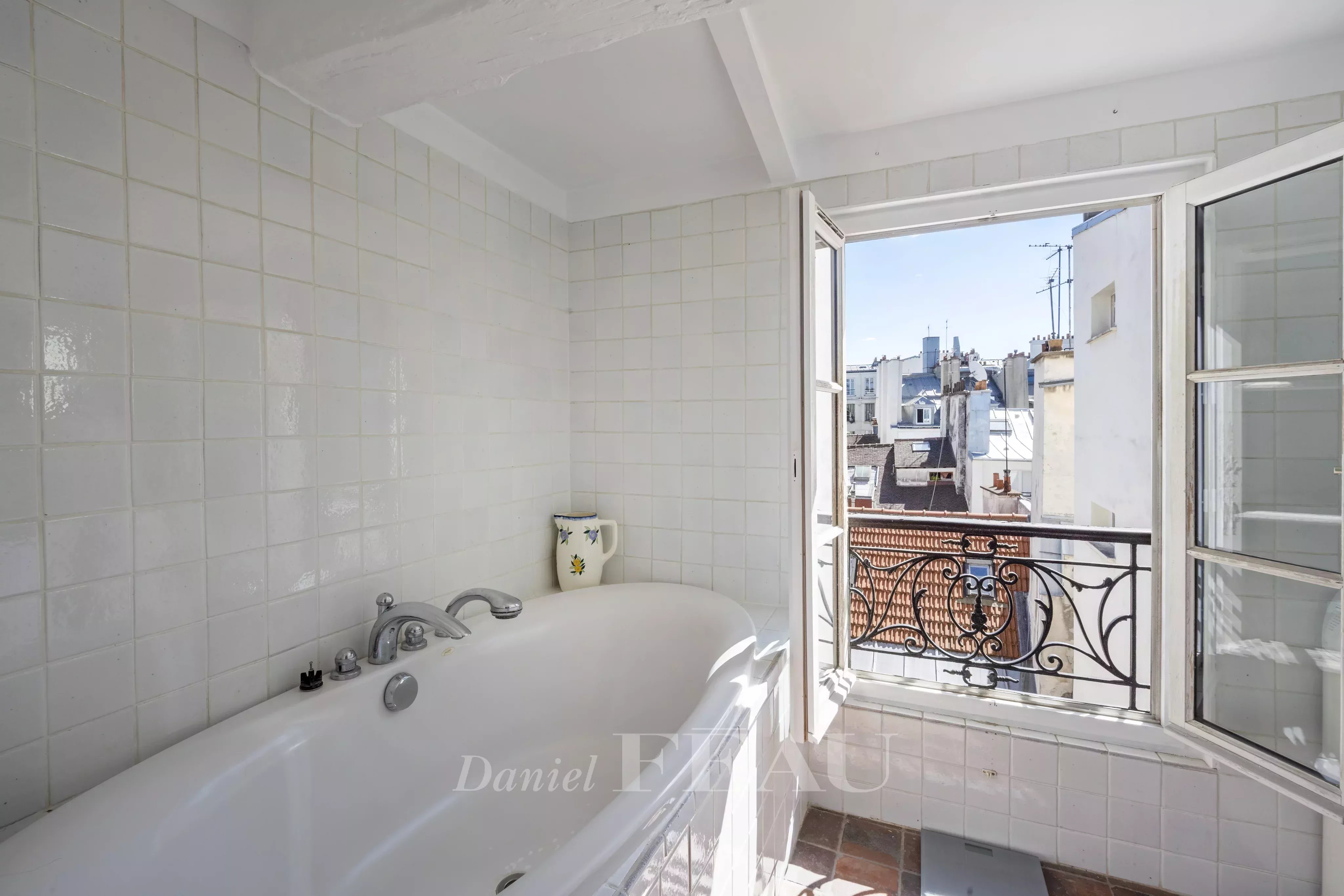 Sale Apartment Paris 4th