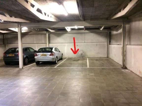 Luxembourg-Limpertsberg : parking space