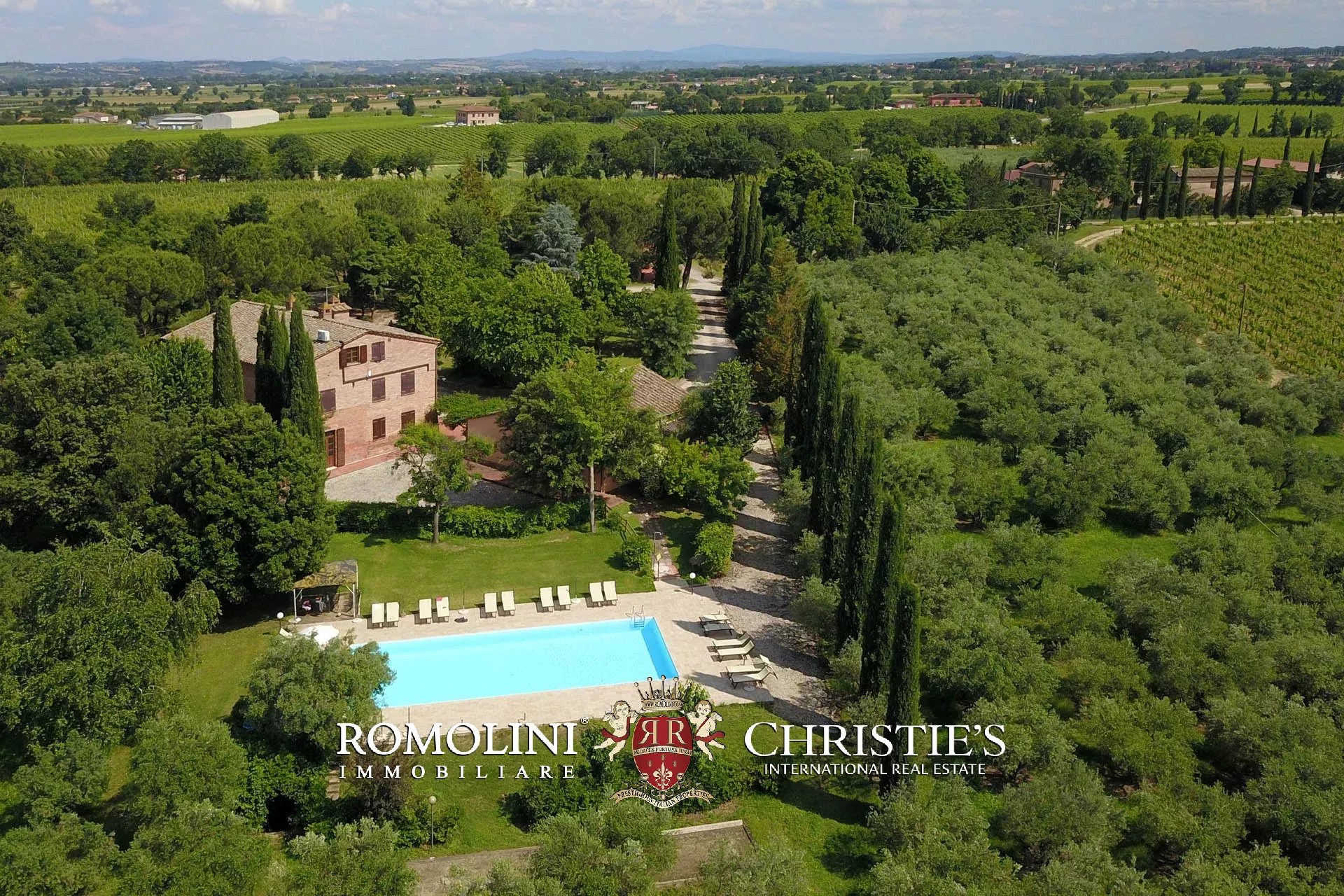 34 Bedroom Vineyard's Image 14