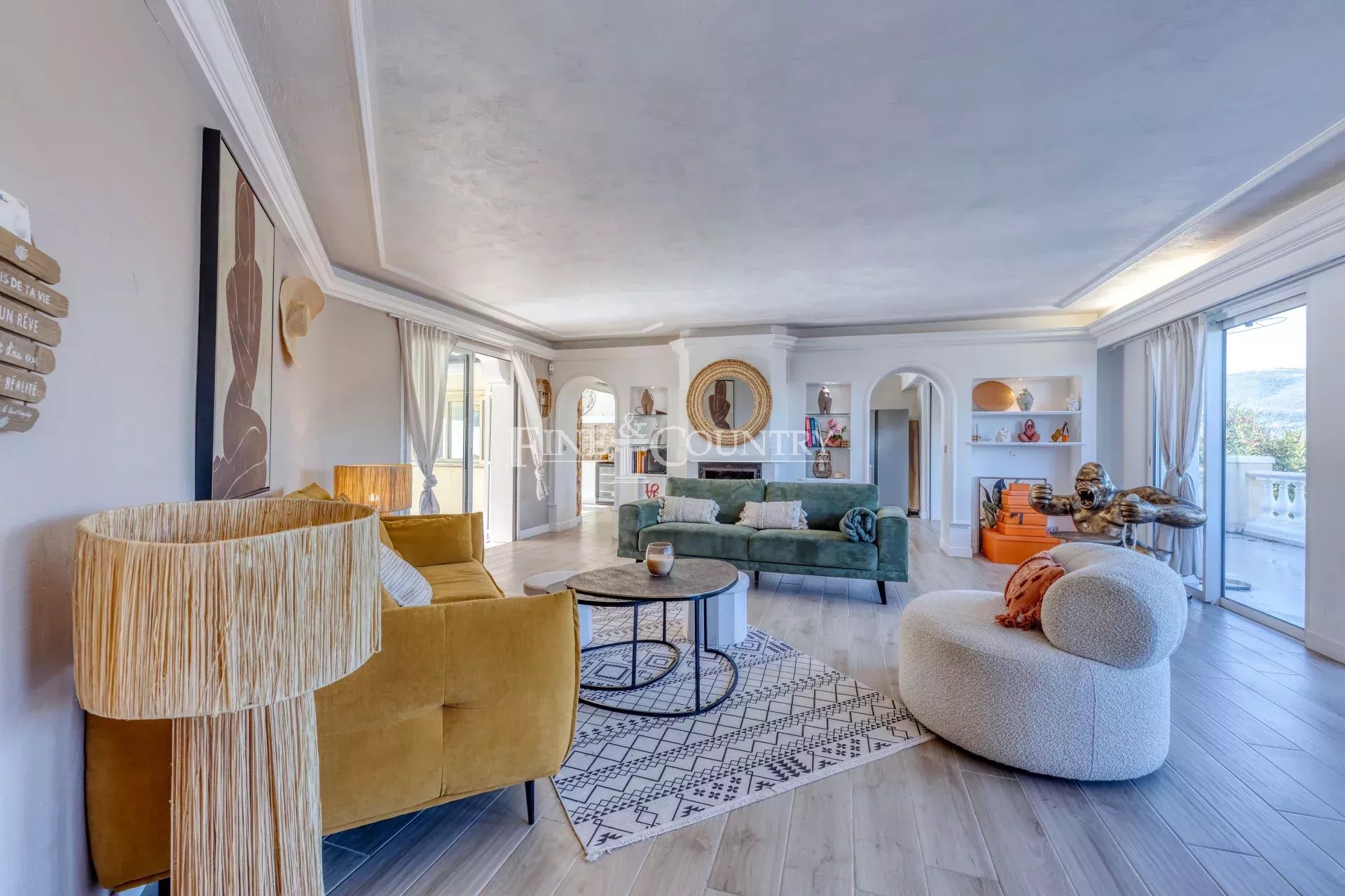 Photo of For sale  Villa in Valbonne - Panoramic view