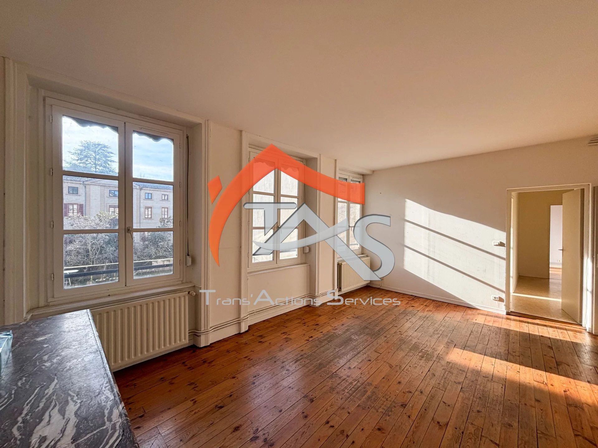Appartement type F3 de 82.03 m² - Photo 2