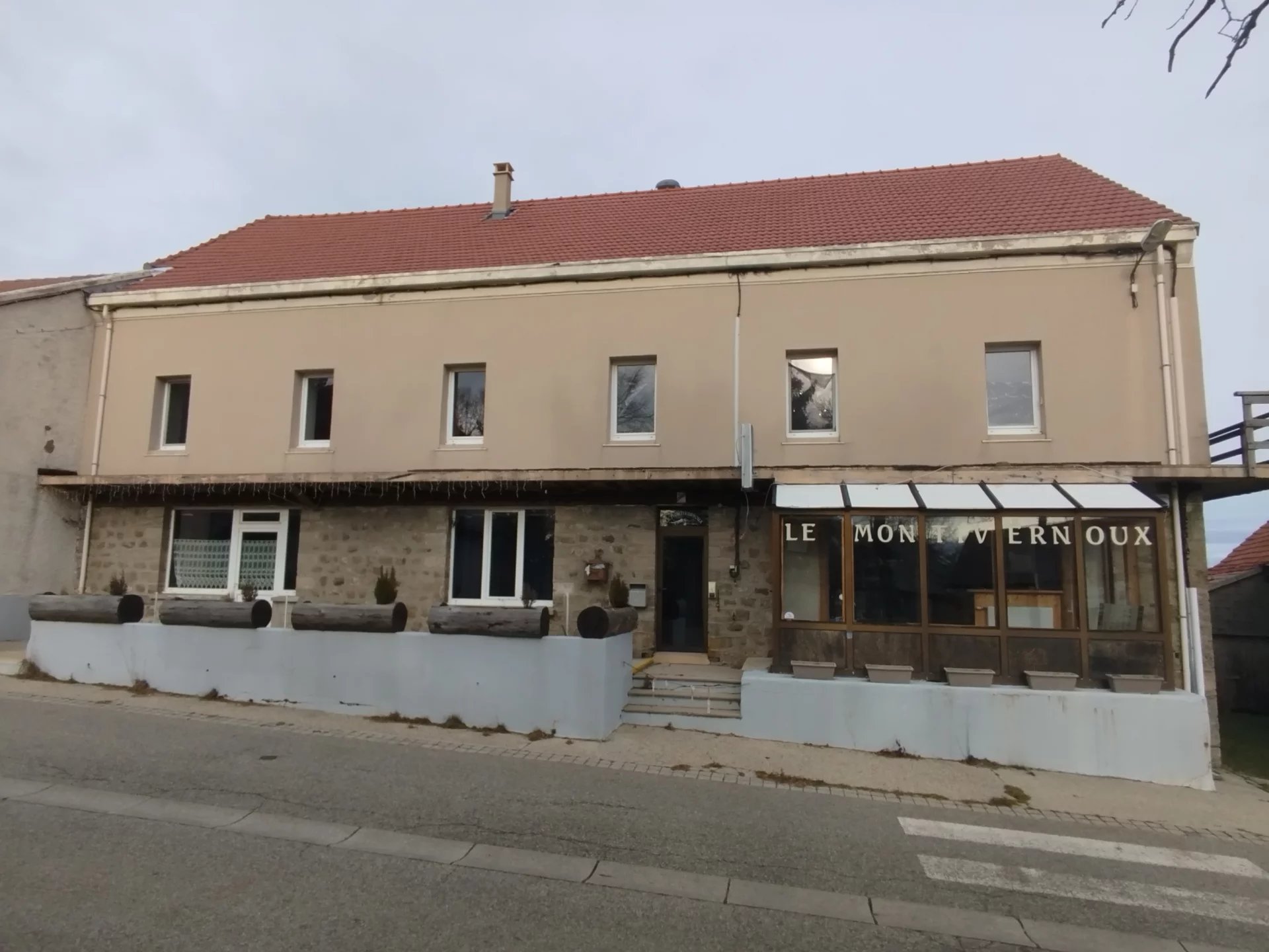 Agence immobilière de CAPSULE CORP