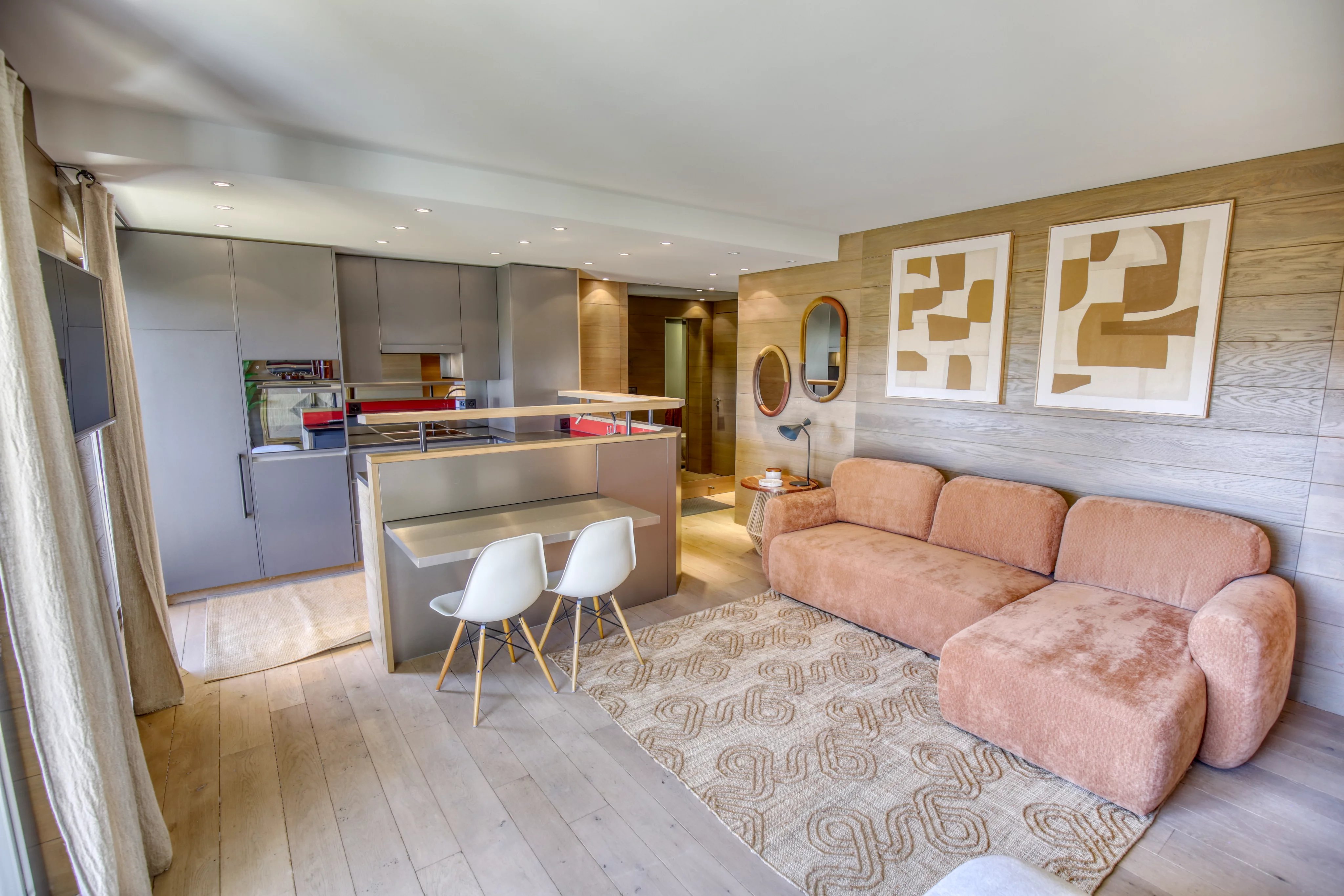 2,5 pièces de standing - rénové et grand balcon, à Crans !