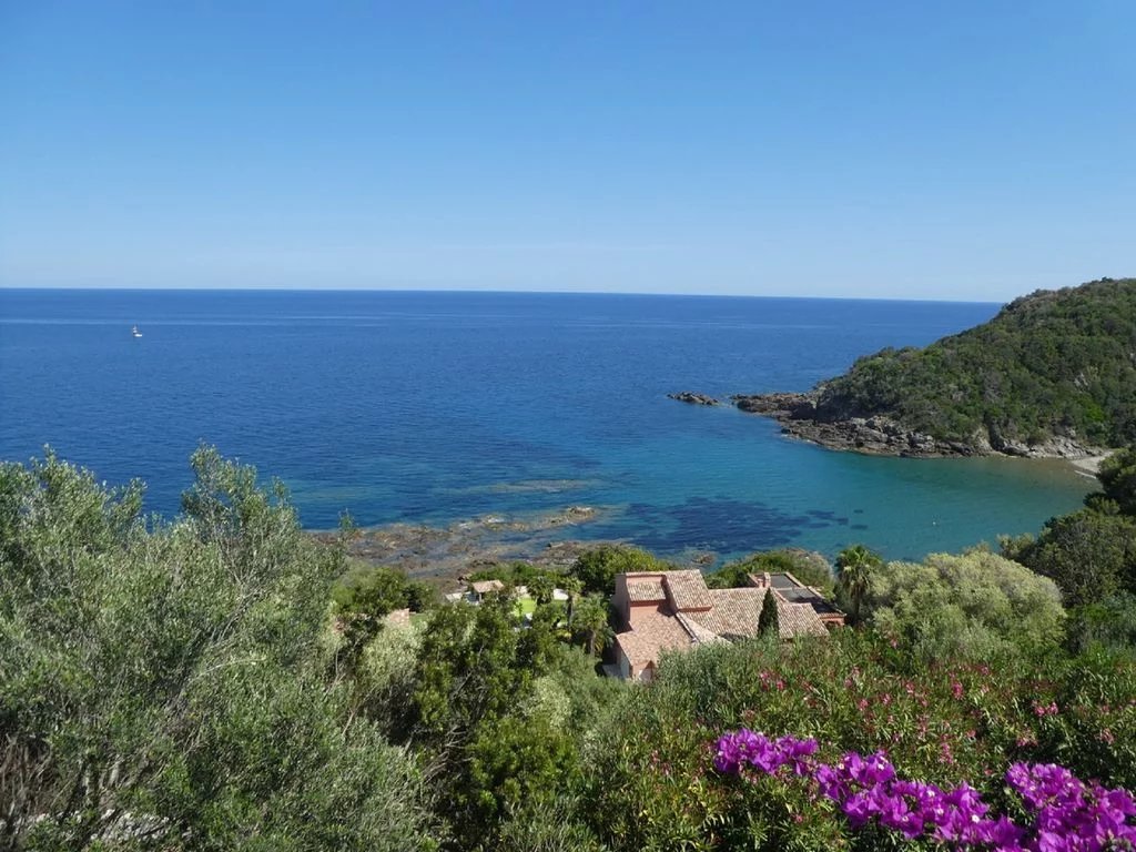 Belle Maison sur 2 niveaux , sur les Hauteurs du Domaine CALA D'ORO Solenzara