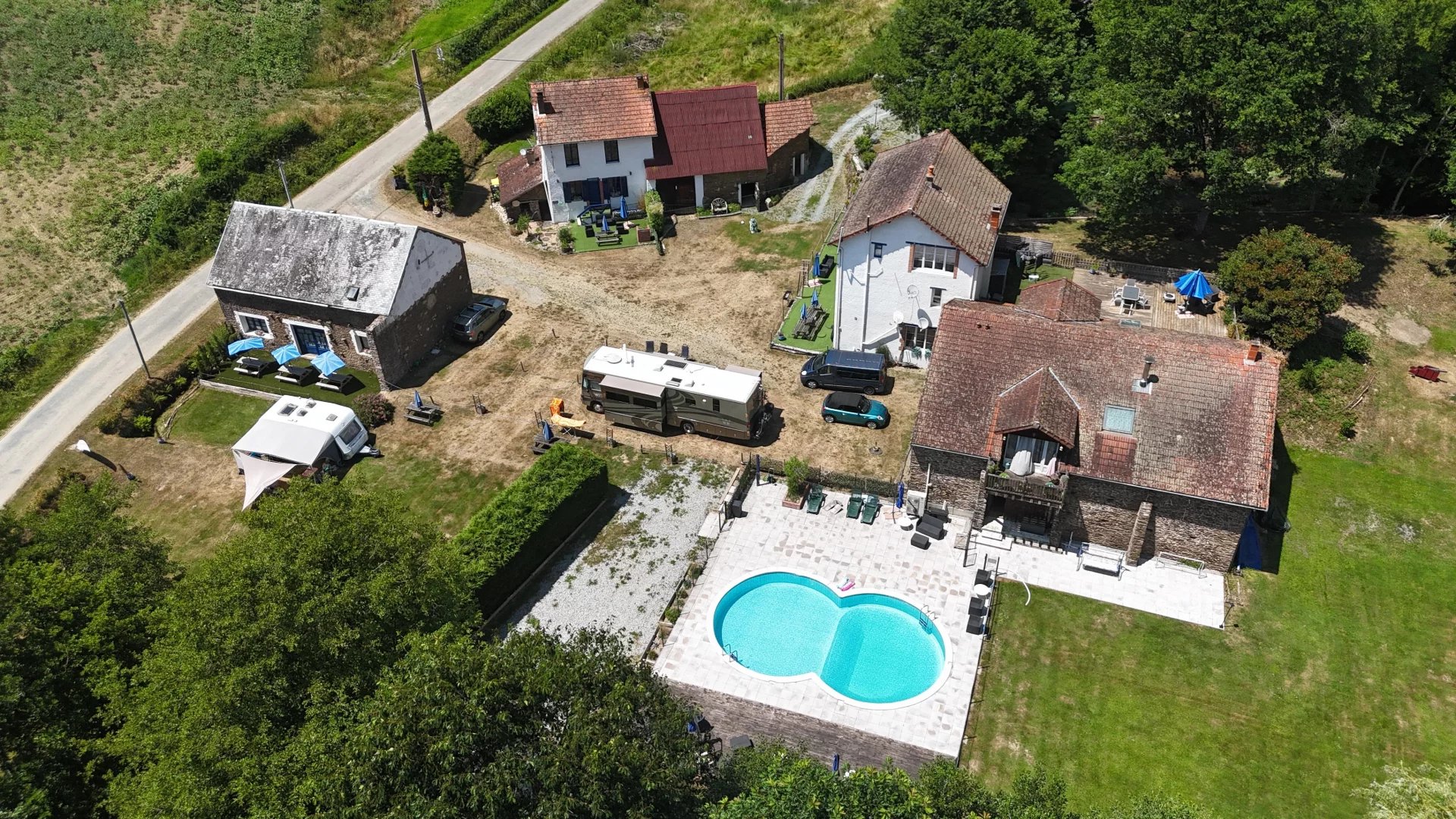Fabulous Gîte Complex in a Quiet Valley