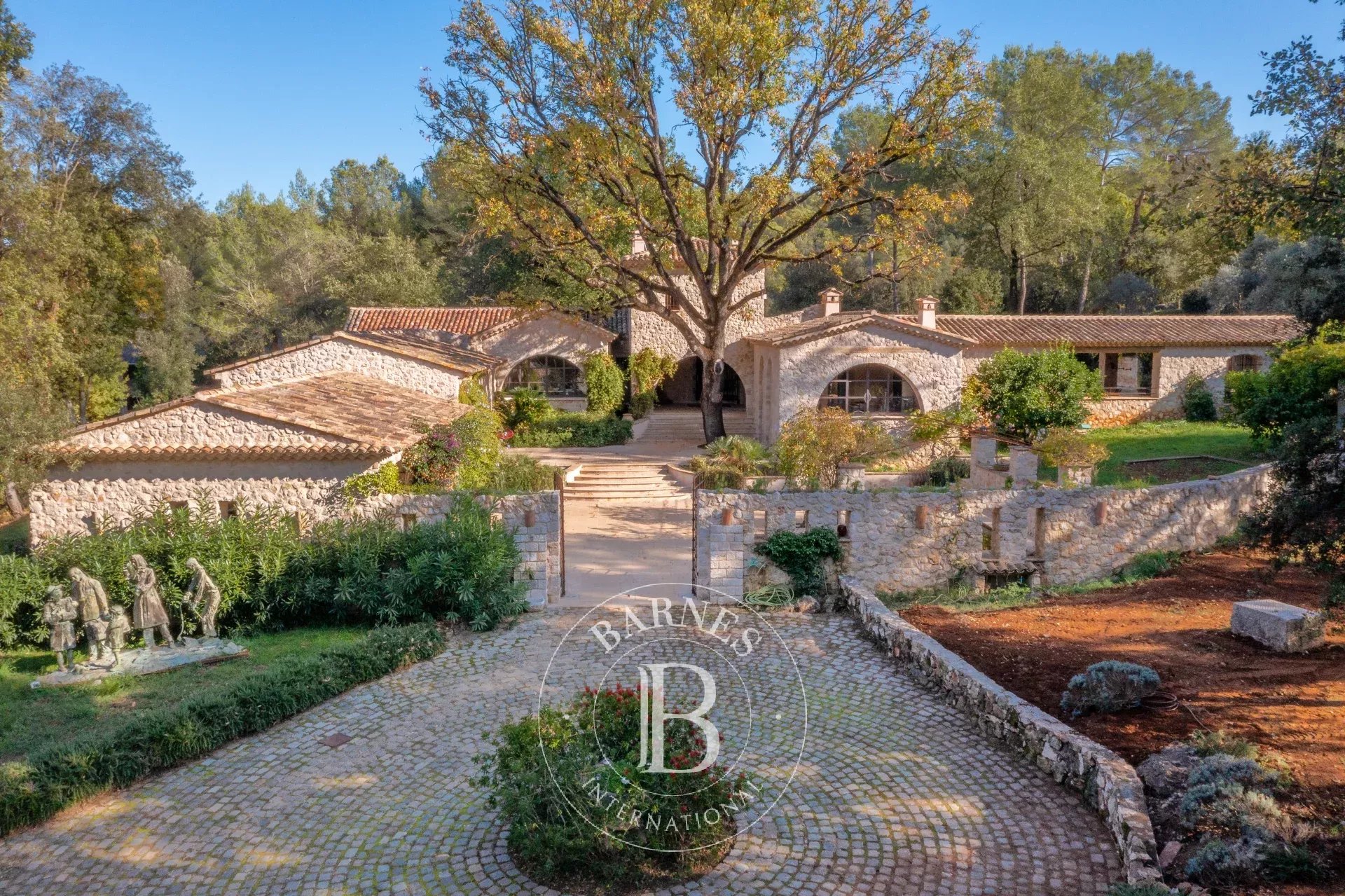 Domaine équestre Roquefort-les-Pins  -  ref 87005374 (picture 2)