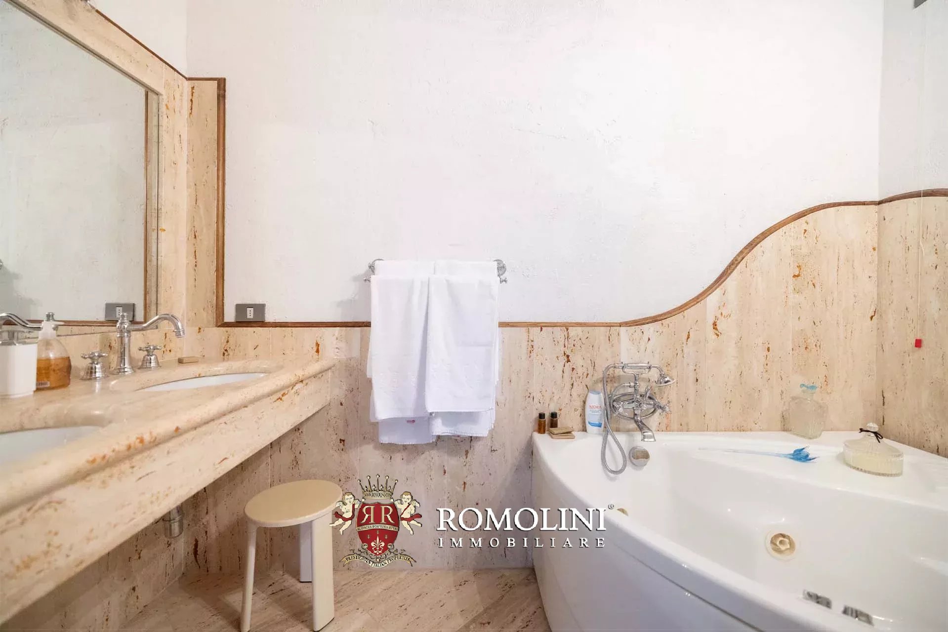 10 Bedroom Villa/Townhouse's Image 73