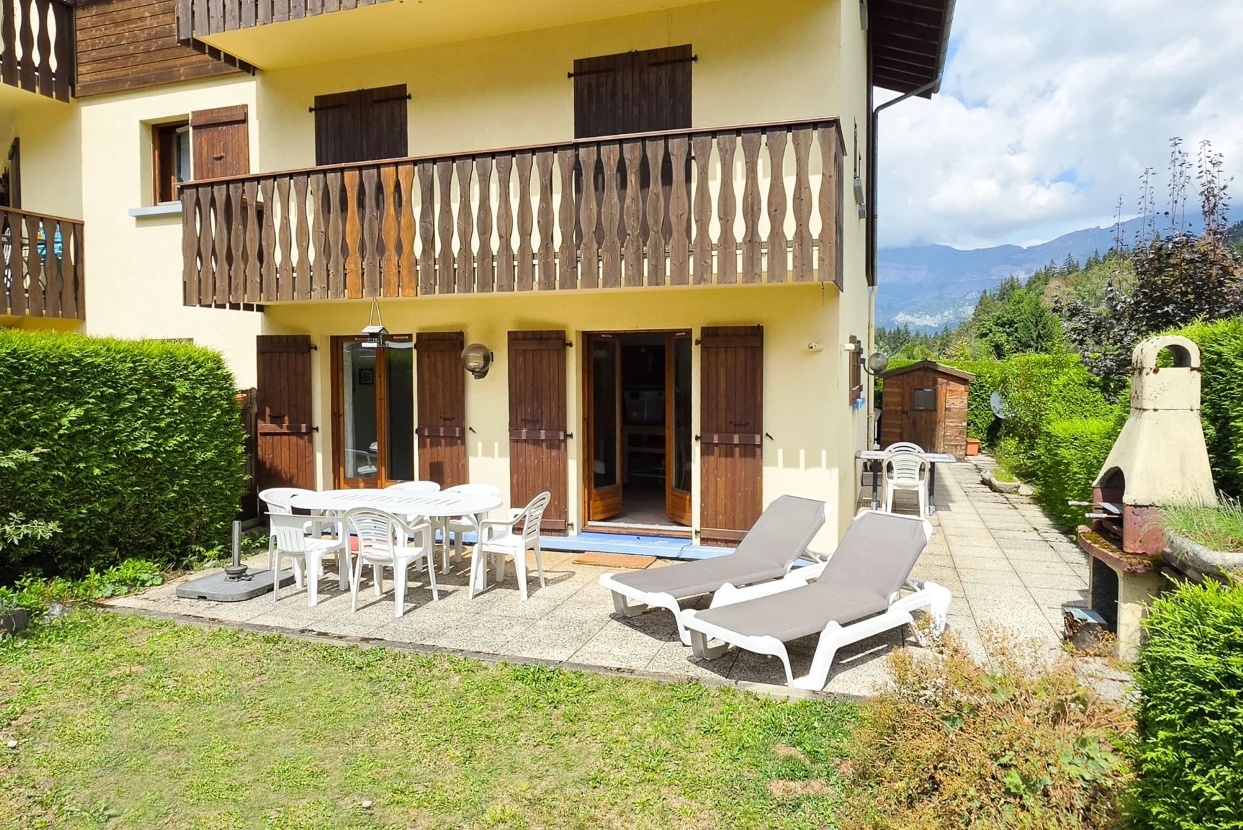 Photo of LES HOUCHES - 2 Bedroom apartment with a garden right next to the Prarion lift