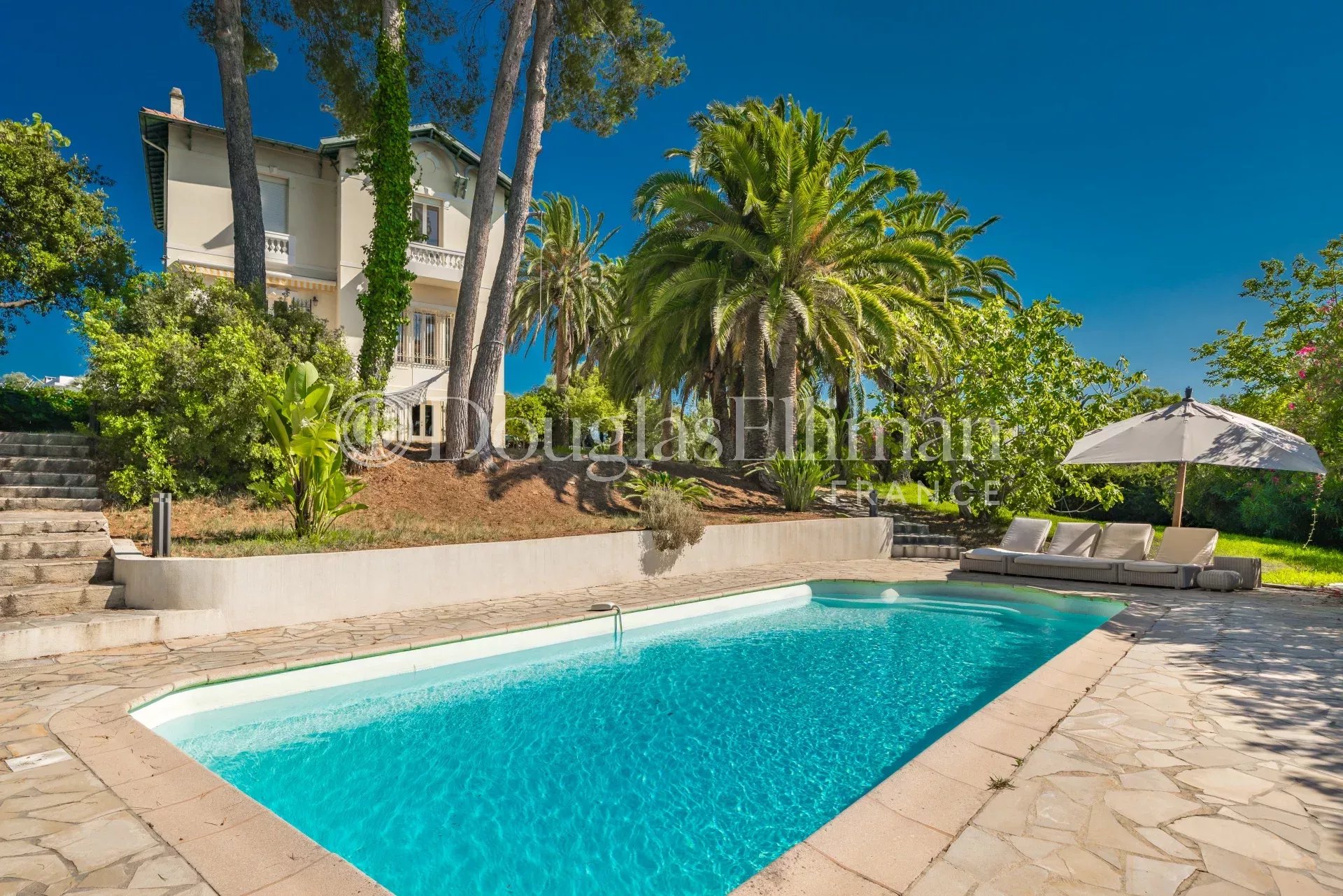 ANTIBES – Superb renovated Belle Epoque villa - Picture n°3