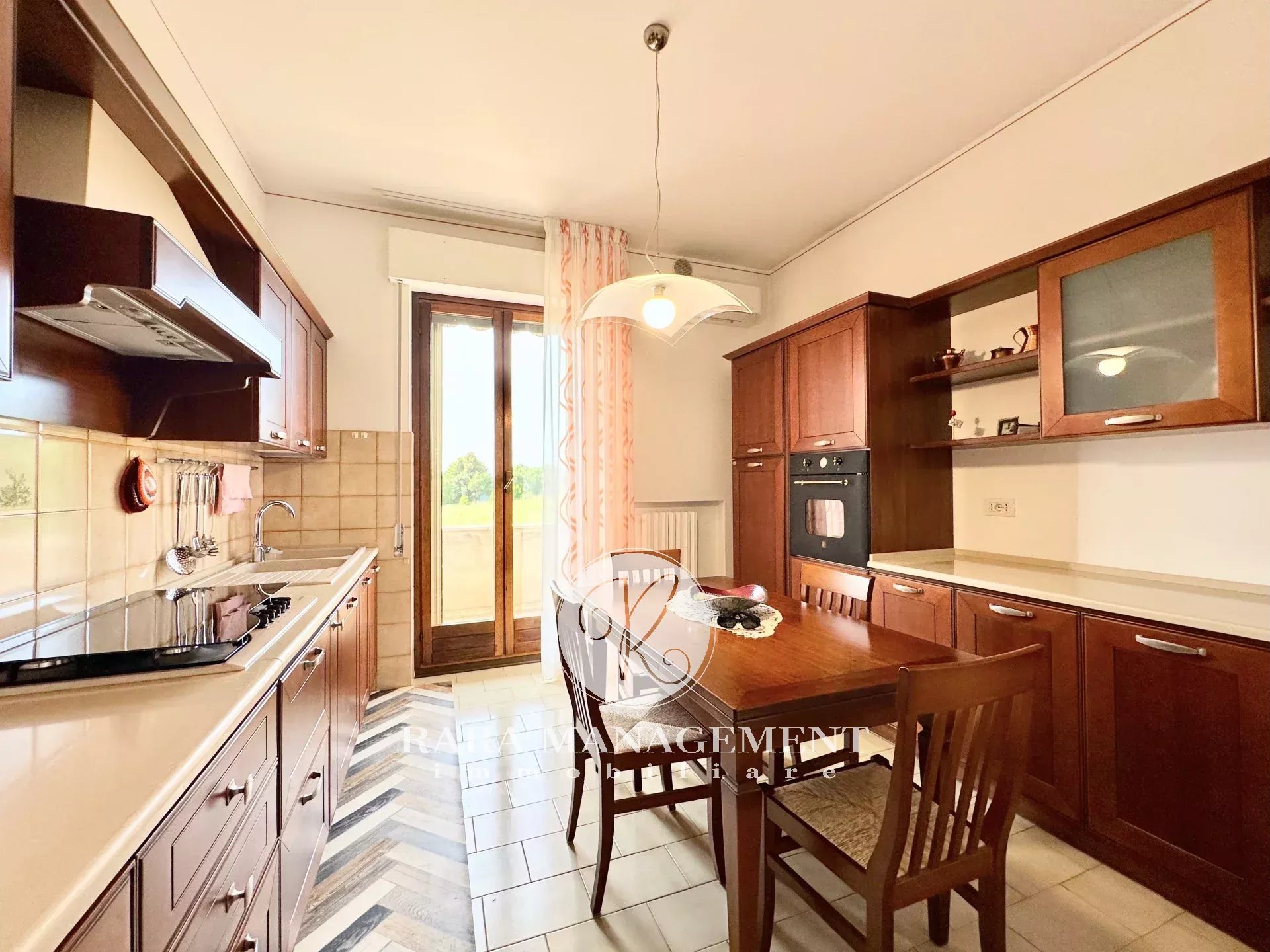 PORTO SANT'ELPIDIO, ZONA CRETAROLA | ARREDATO | NO CONDOMINIO | 2 CAMERE MATRIMONIALI | 2 BALCONI | MANSARDA | POSTO AUTO ESCLUSIVO | CORTE ESCLUSIVA | ZONA RESIDENZIALE RISERVATA E BEN SERVITA |