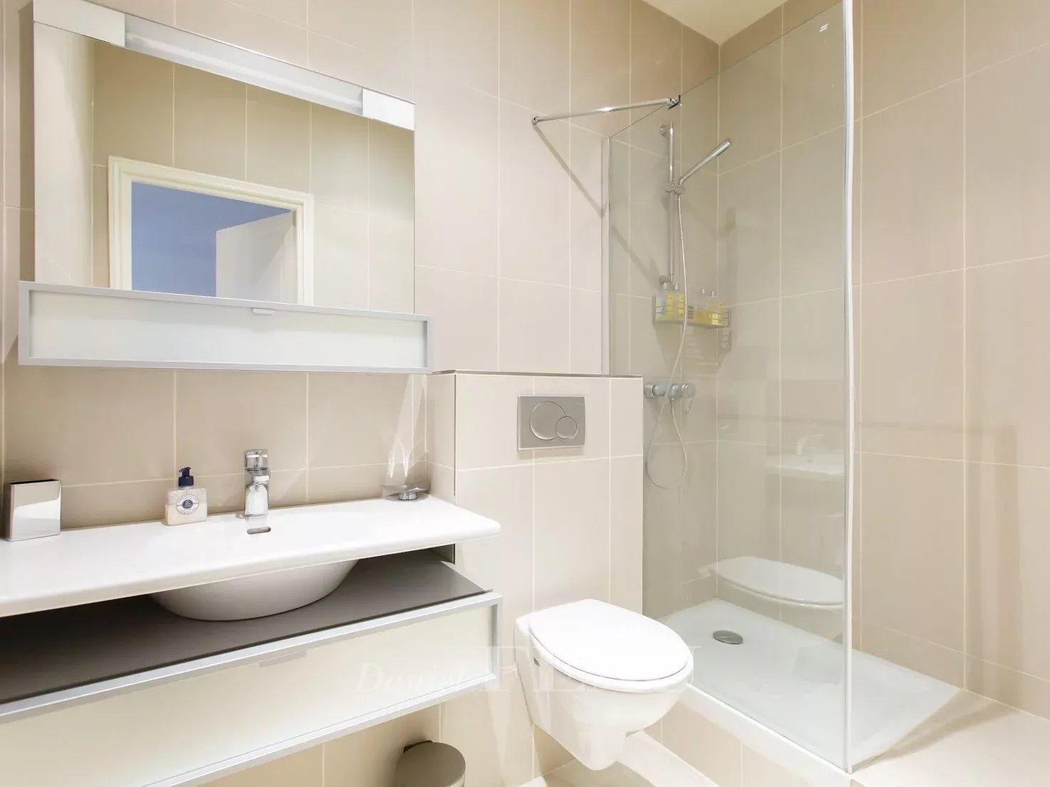 Rental Studio Paris 6th