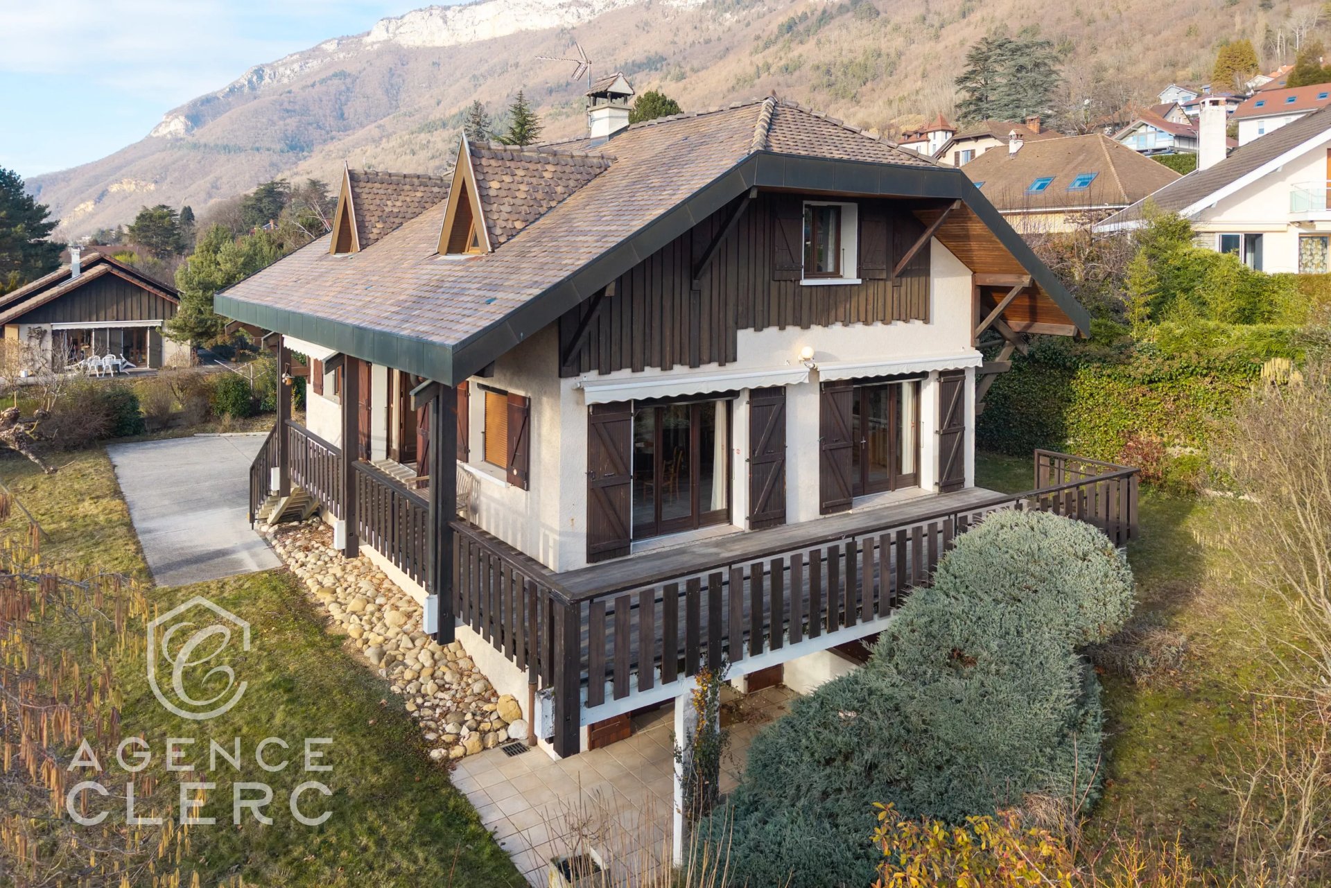 4 Bedroom Villa/Townhouse's Image 3