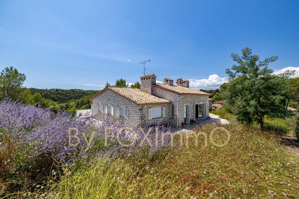 Villa for sale in Biot — Luxury Renovated Stone Villa for Sale in Biot | Family Estate