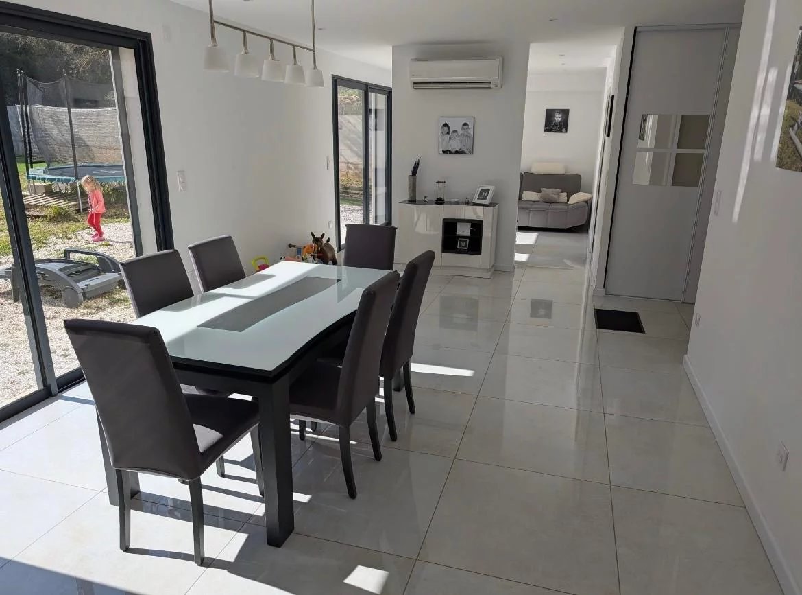 MAGNIFICENT 6 BEDROOM VILLA