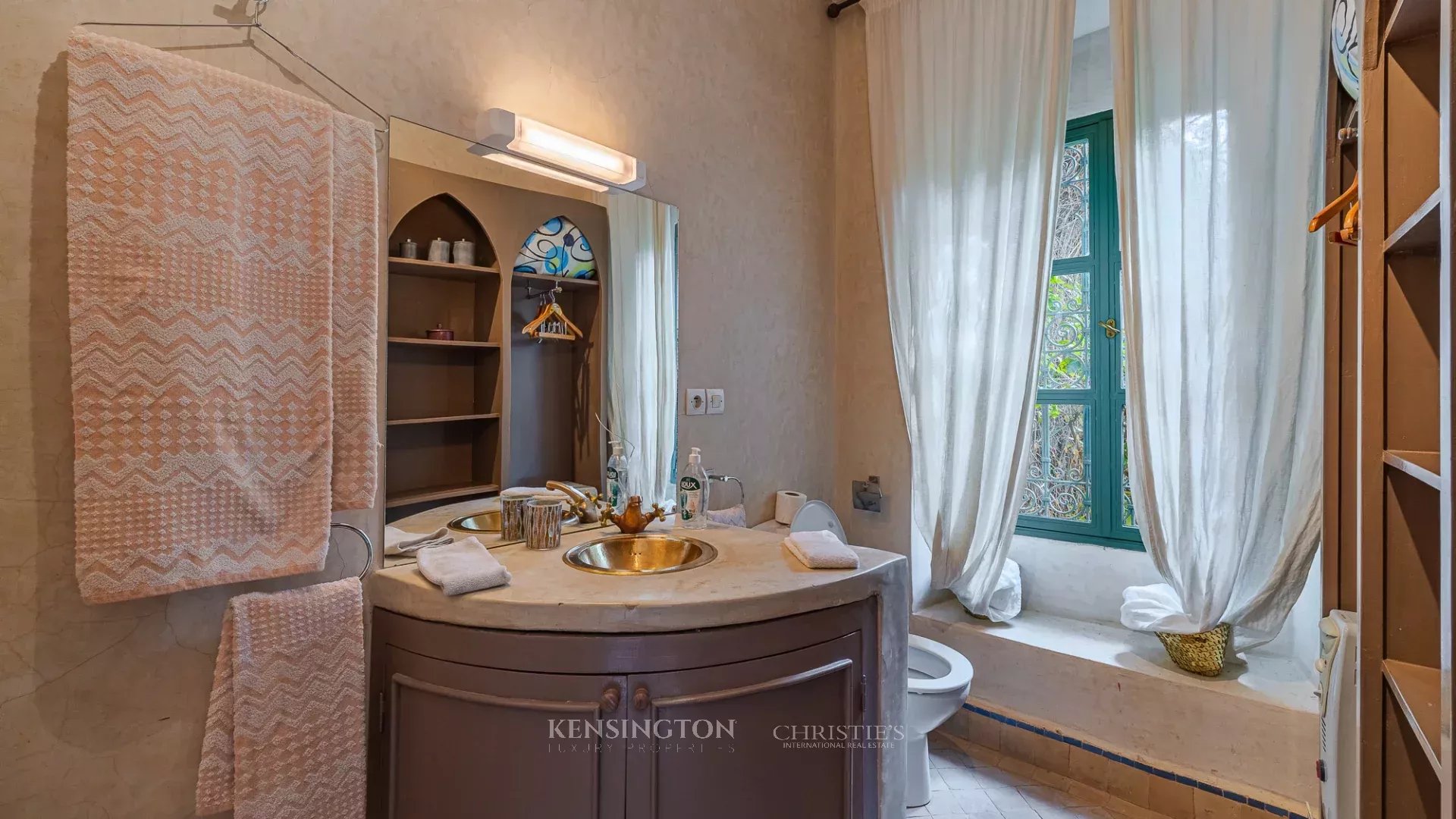5 Bedroom Villa/Townhouse's Image 31