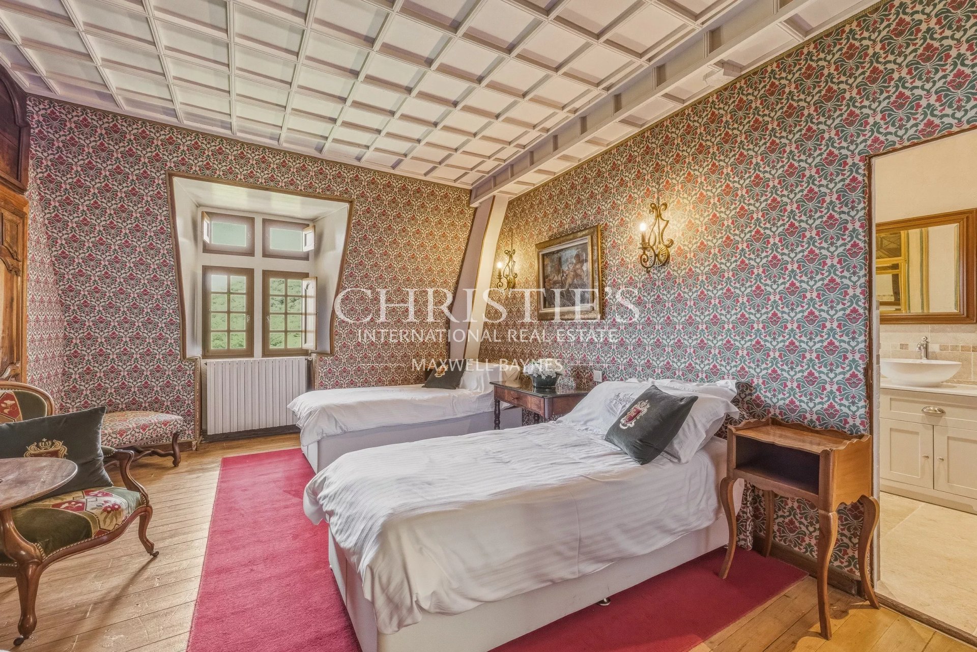 17 Bedroom Chateau's Image 33