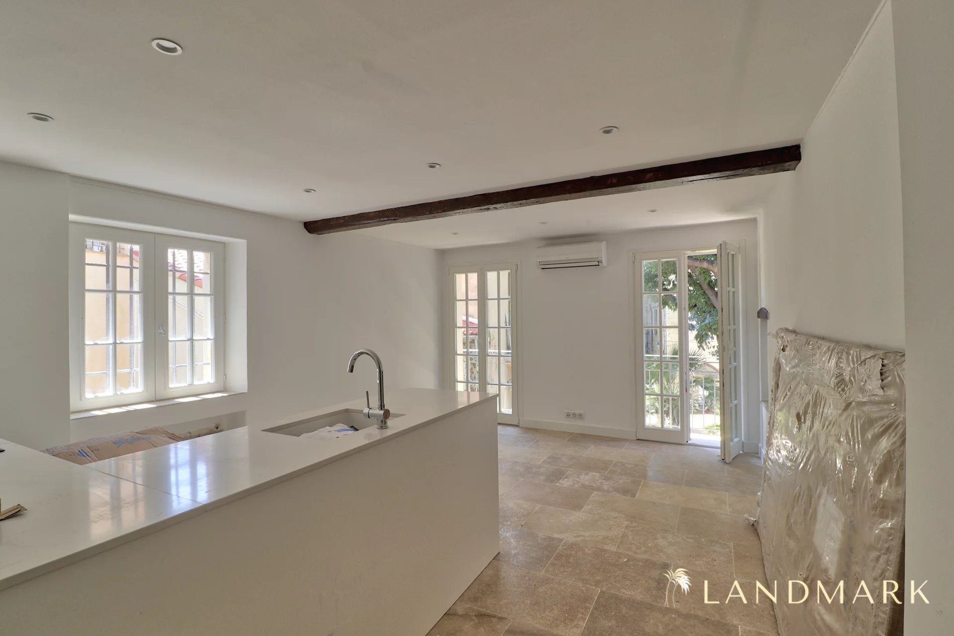 DUPLEX WITH BALCONY AND TERRACE, OPEN VIEW