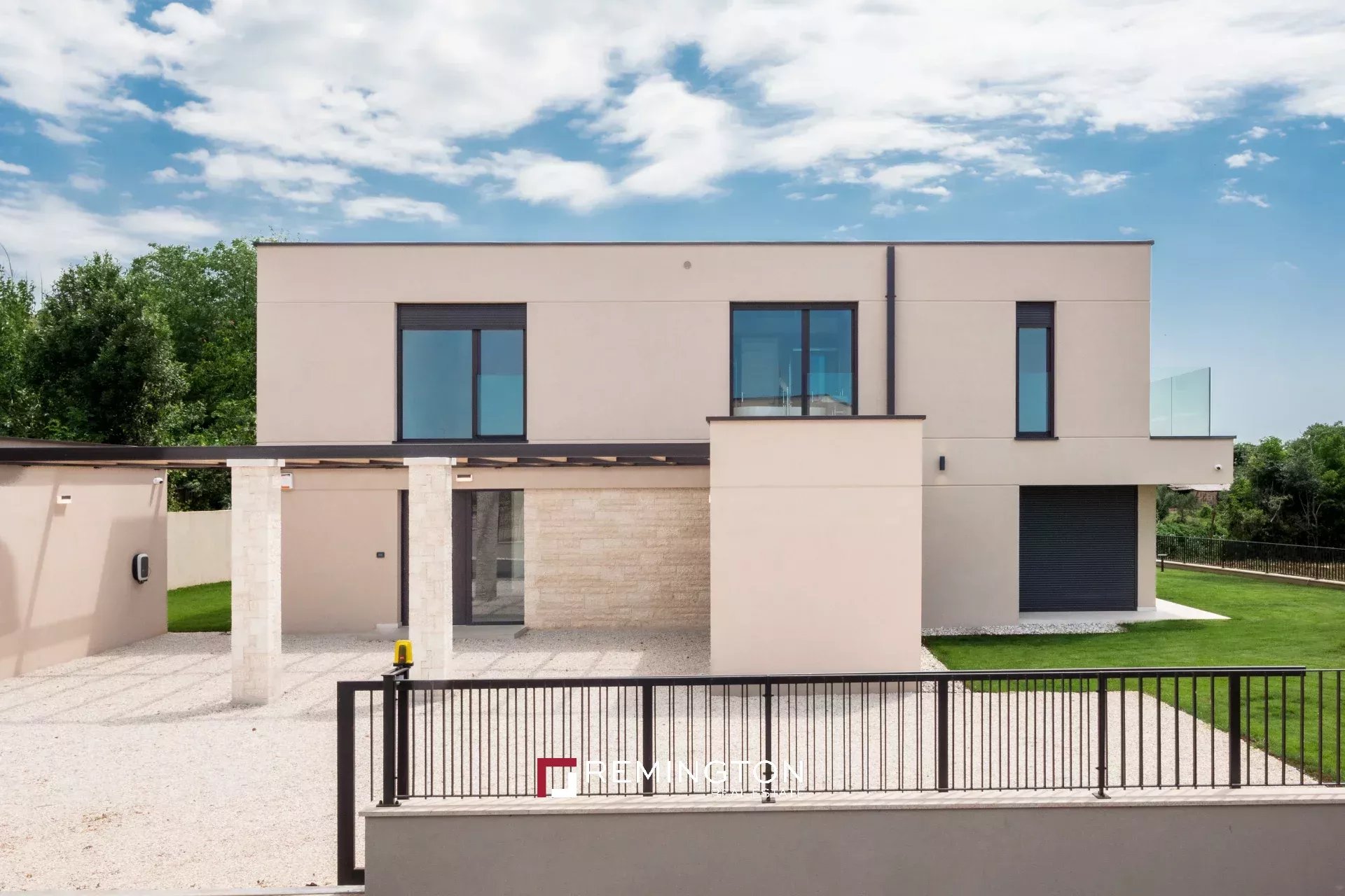 4 Bedroom Villa/Townhouse's Image 11