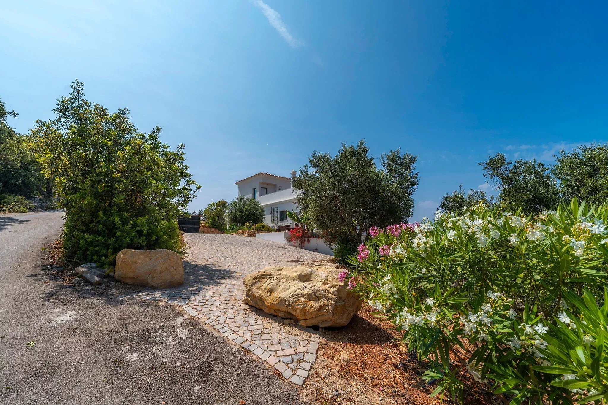 3-Bedroom Villa with Magnificent Panoramic Views,  Near São Brás de Alportel, Loulé and Faro 86933557 image 8