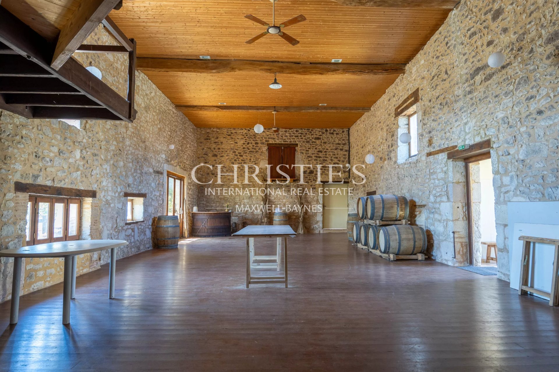 10 Bedroom Villa/Townhouse's Image 27