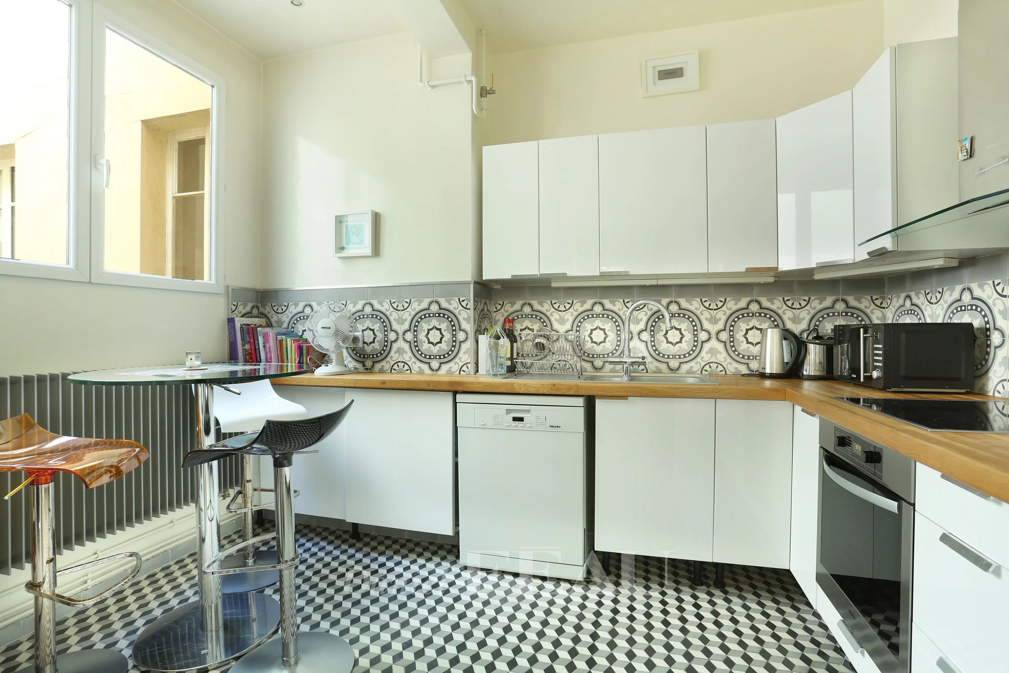 Kitchen Kitchen bar Tile Stainless steel